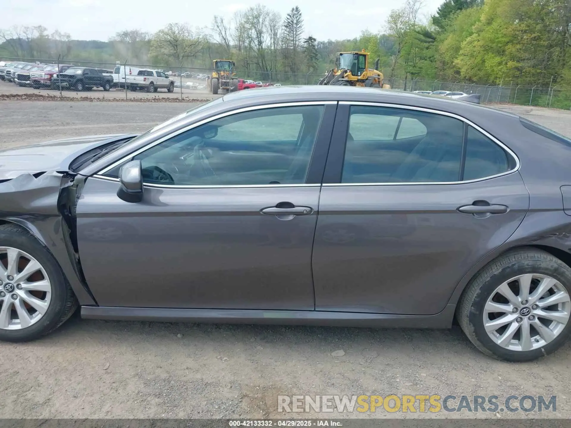 15 Photograph of a damaged car 4T1B11HK9KU229110 TOYOTA CAMRY 2019