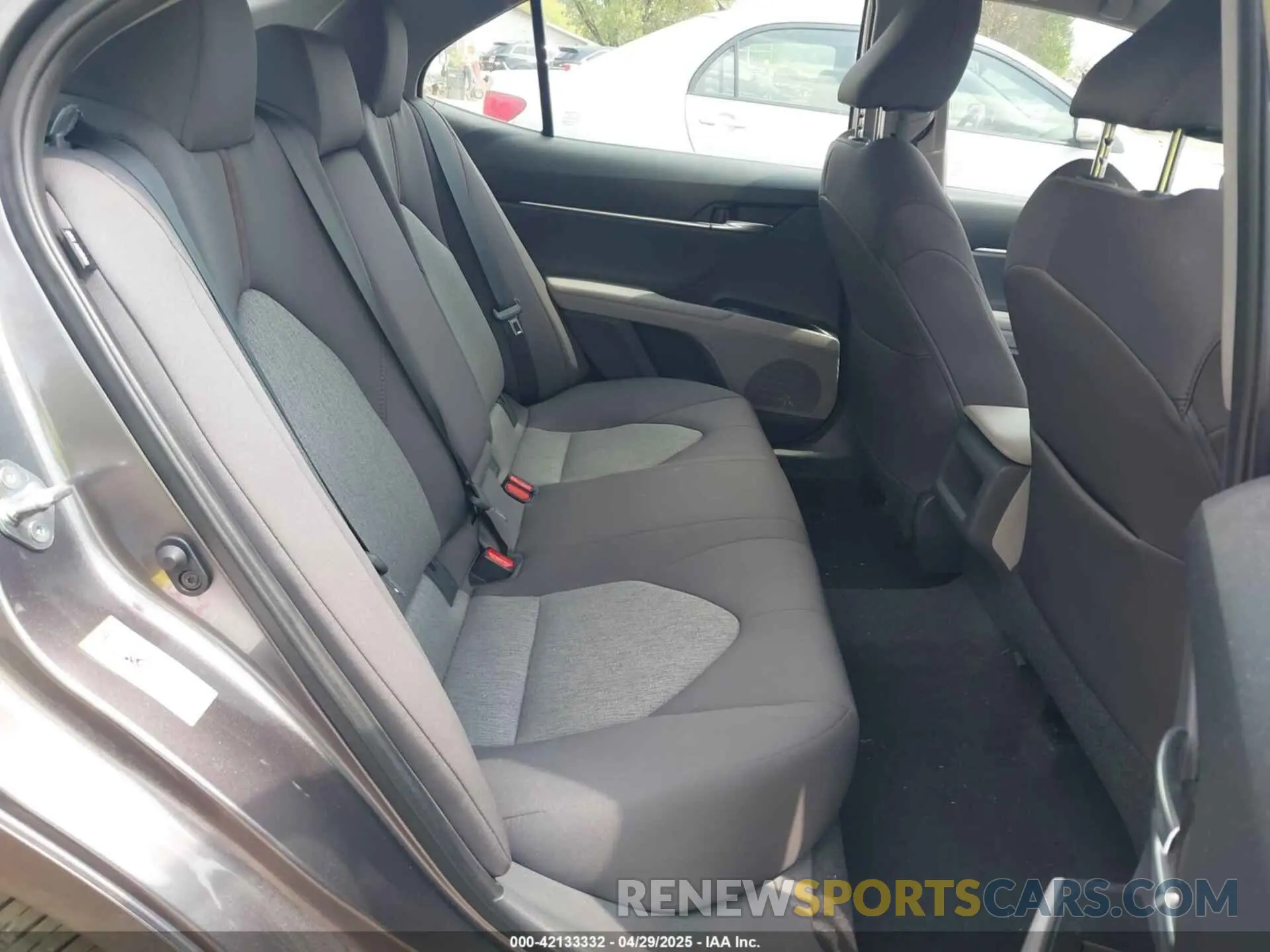8 Photograph of a damaged car 4T1B11HK9KU229110 TOYOTA CAMRY 2019