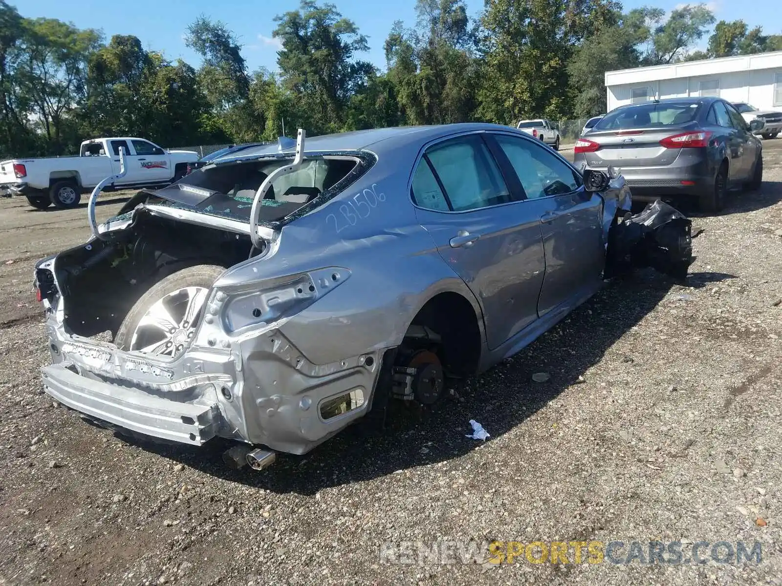 4 Photograph of a damaged car 4T1B11HK9KU231388 TOYOTA CAMRY 2019