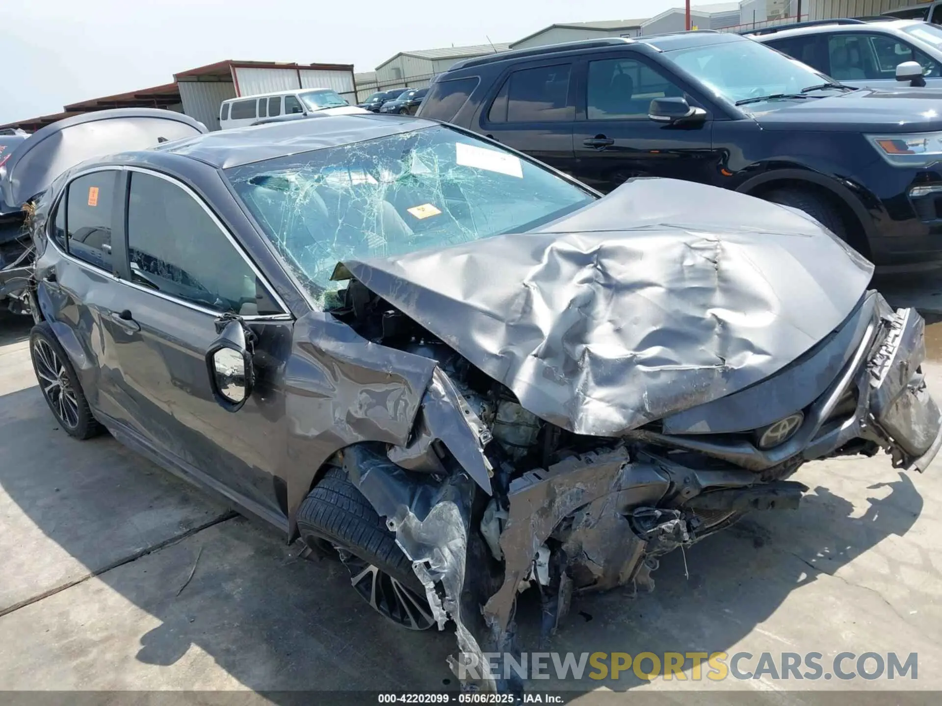 1 Photograph of a damaged car 4T1B11HK9KU231598 TOYOTA CAMRY 2019