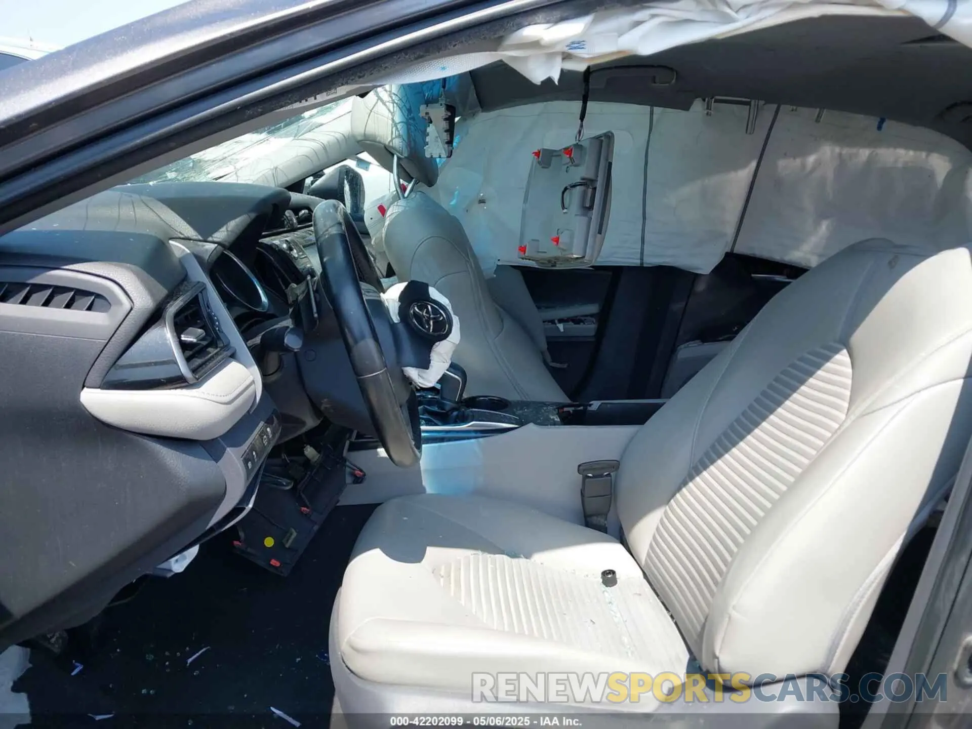 5 Photograph of a damaged car 4T1B11HK9KU231598 TOYOTA CAMRY 2019