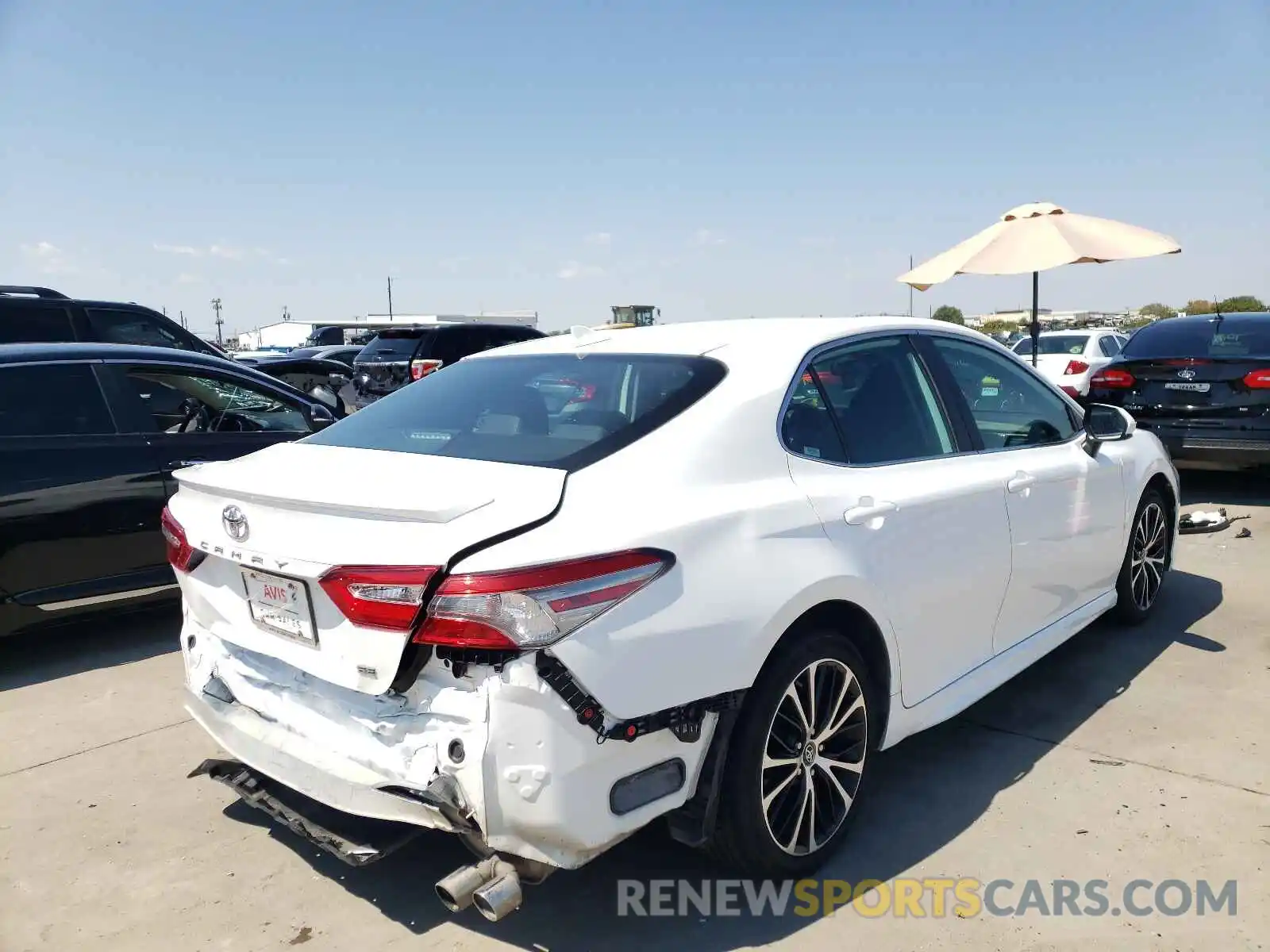 4 Photograph of a damaged car 4T1B11HK9KU239264 TOYOTA CAMRY 2019