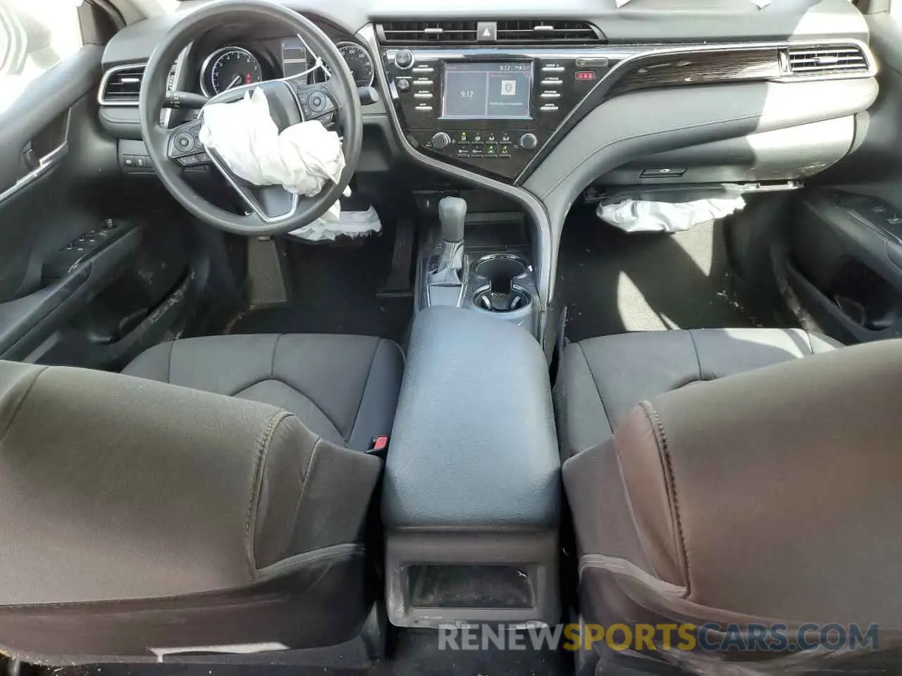 8 Photograph of a damaged car 4T1B11HK9KU240530 TOYOTA CAMRY 2019