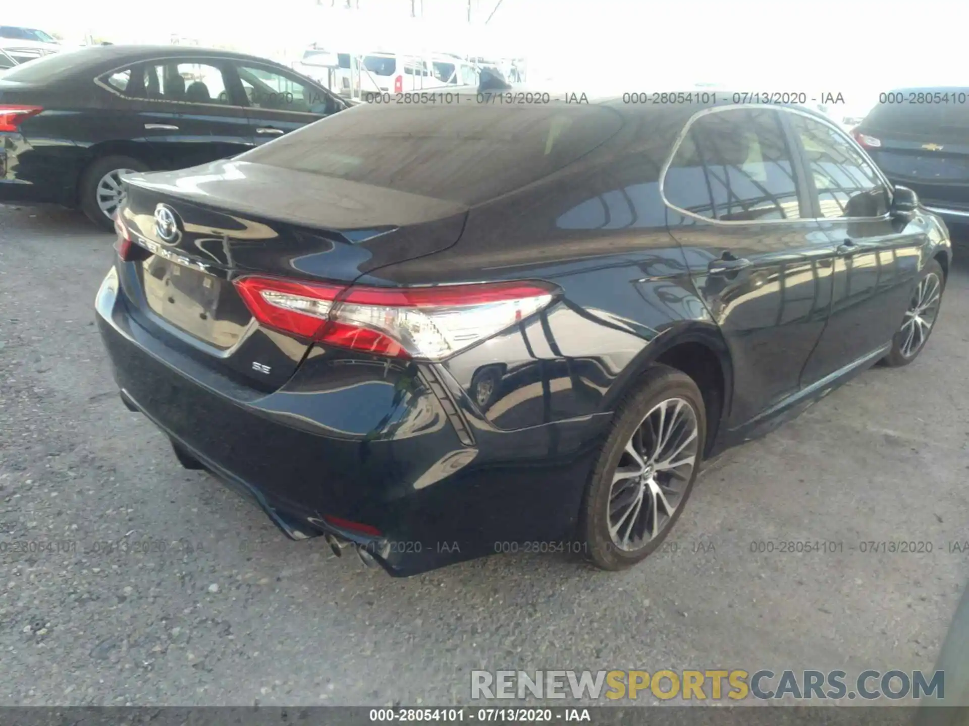 4 Photograph of a damaged car 4T1B11HK9KU240544 TOYOTA CAMRY 2019