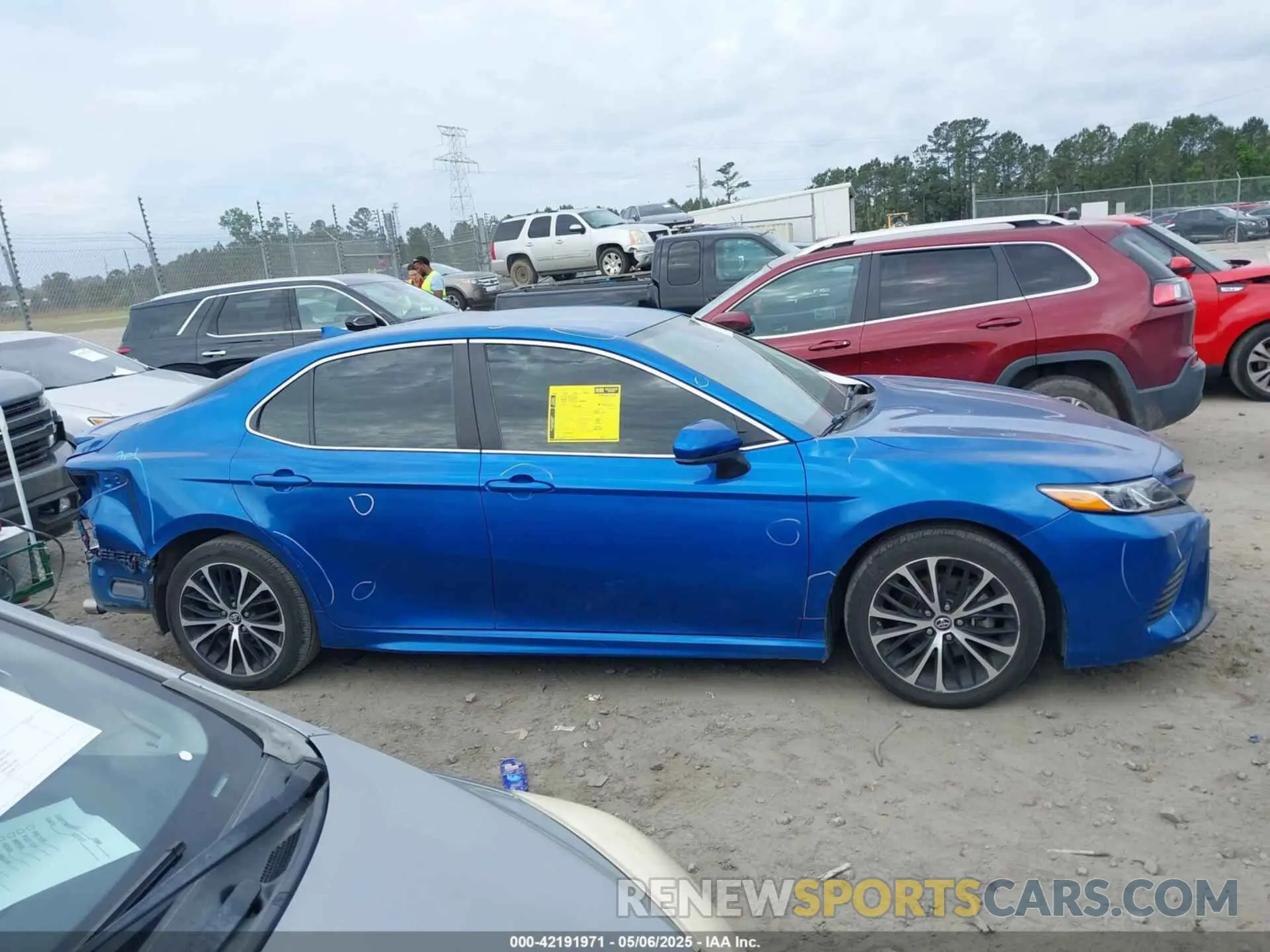13 Photograph of a damaged car 4T1B11HK9KU241905 TOYOTA CAMRY 2019