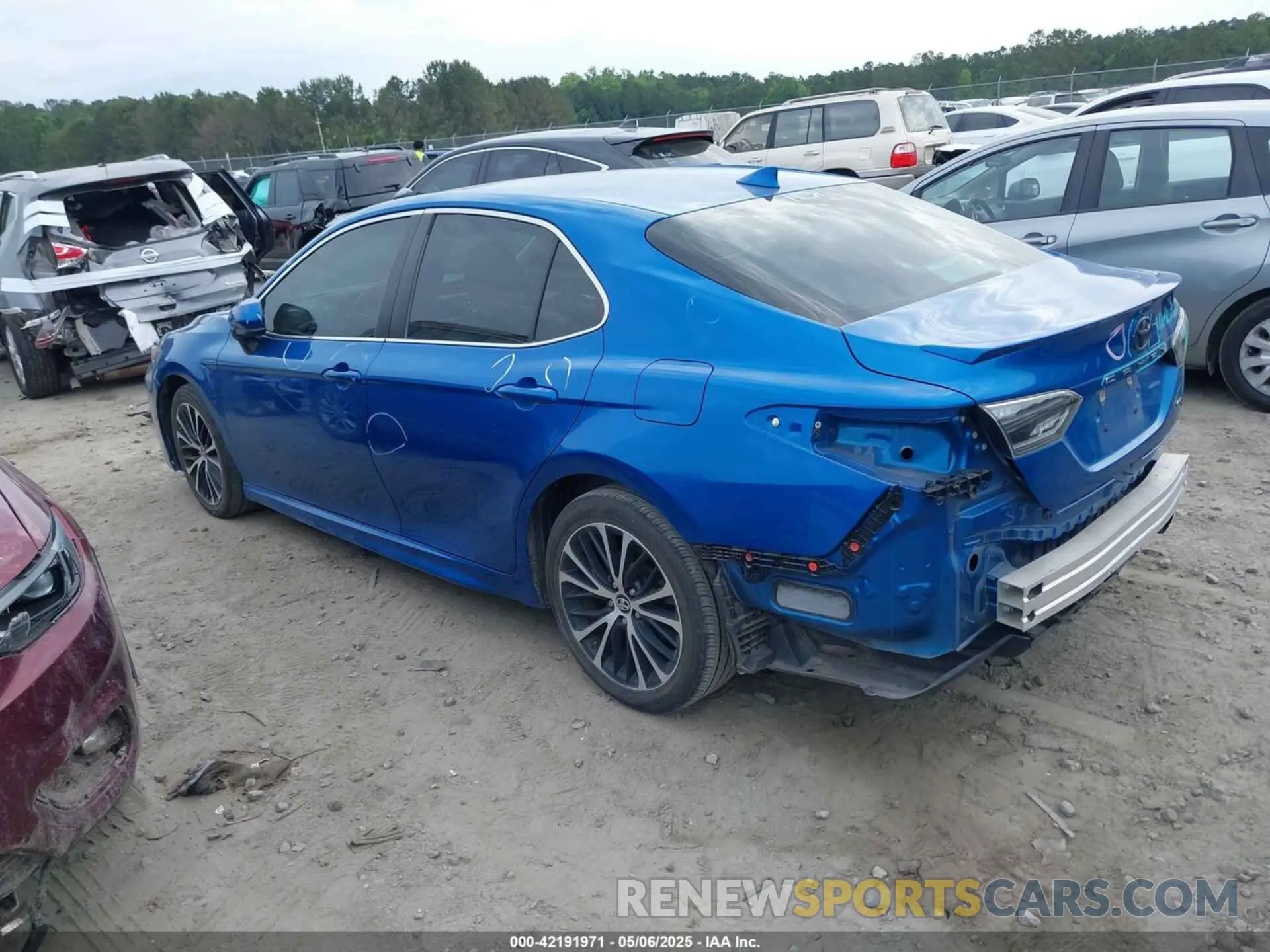 3 Photograph of a damaged car 4T1B11HK9KU241905 TOYOTA CAMRY 2019