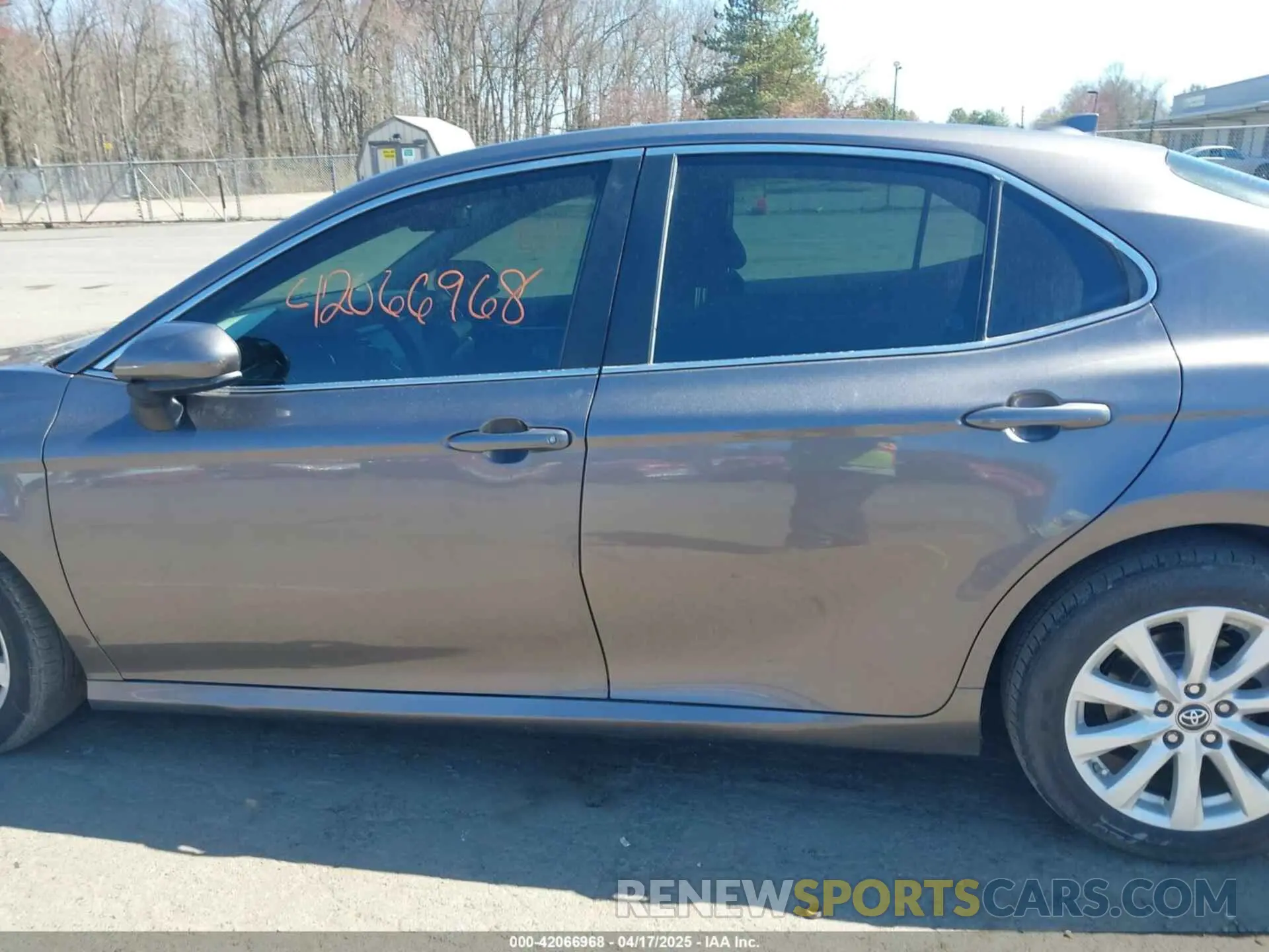 15 Photograph of a damaged car 4T1B11HK9KU245615 TOYOTA CAMRY 2019