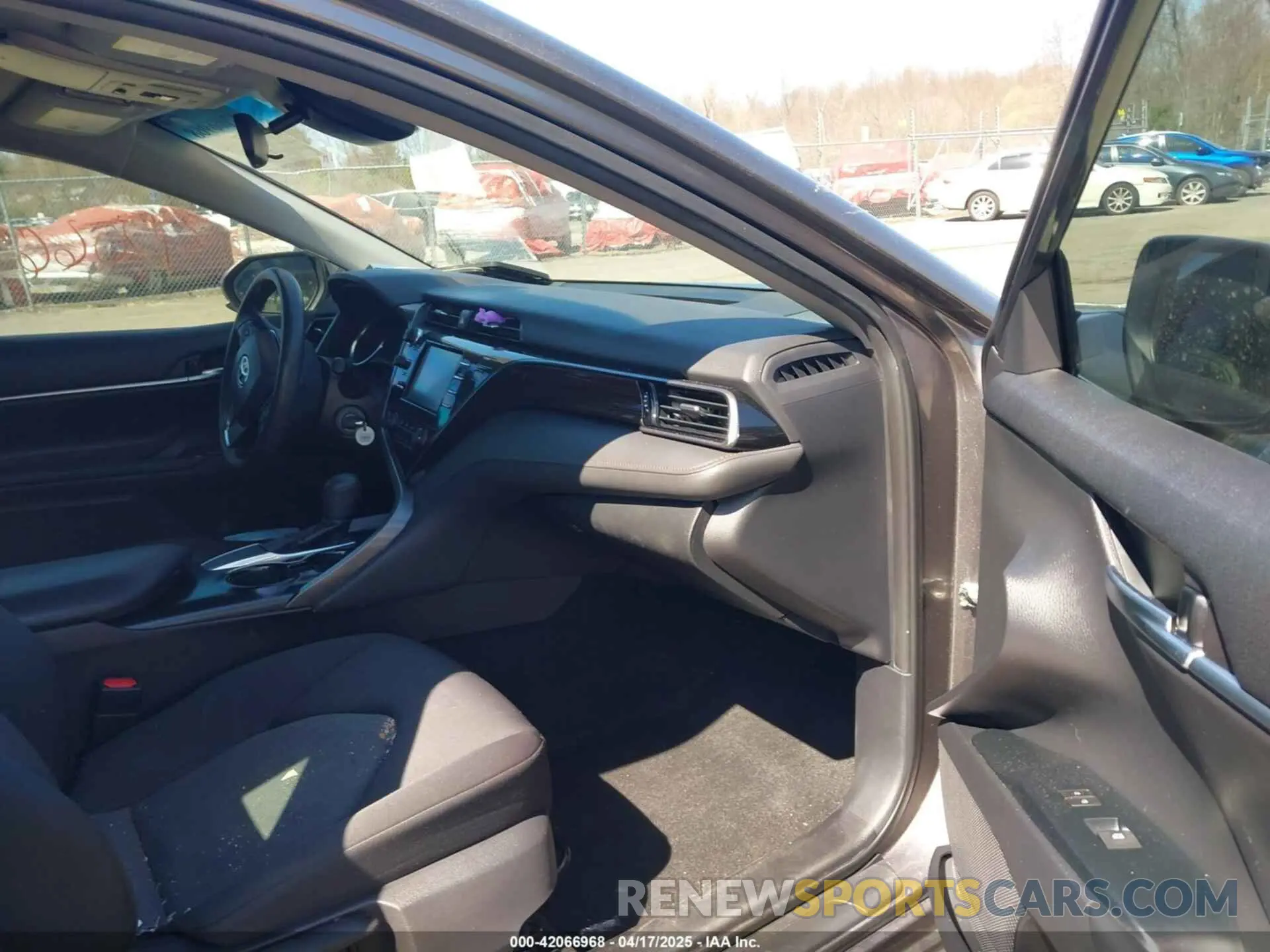 5 Photograph of a damaged car 4T1B11HK9KU245615 TOYOTA CAMRY 2019