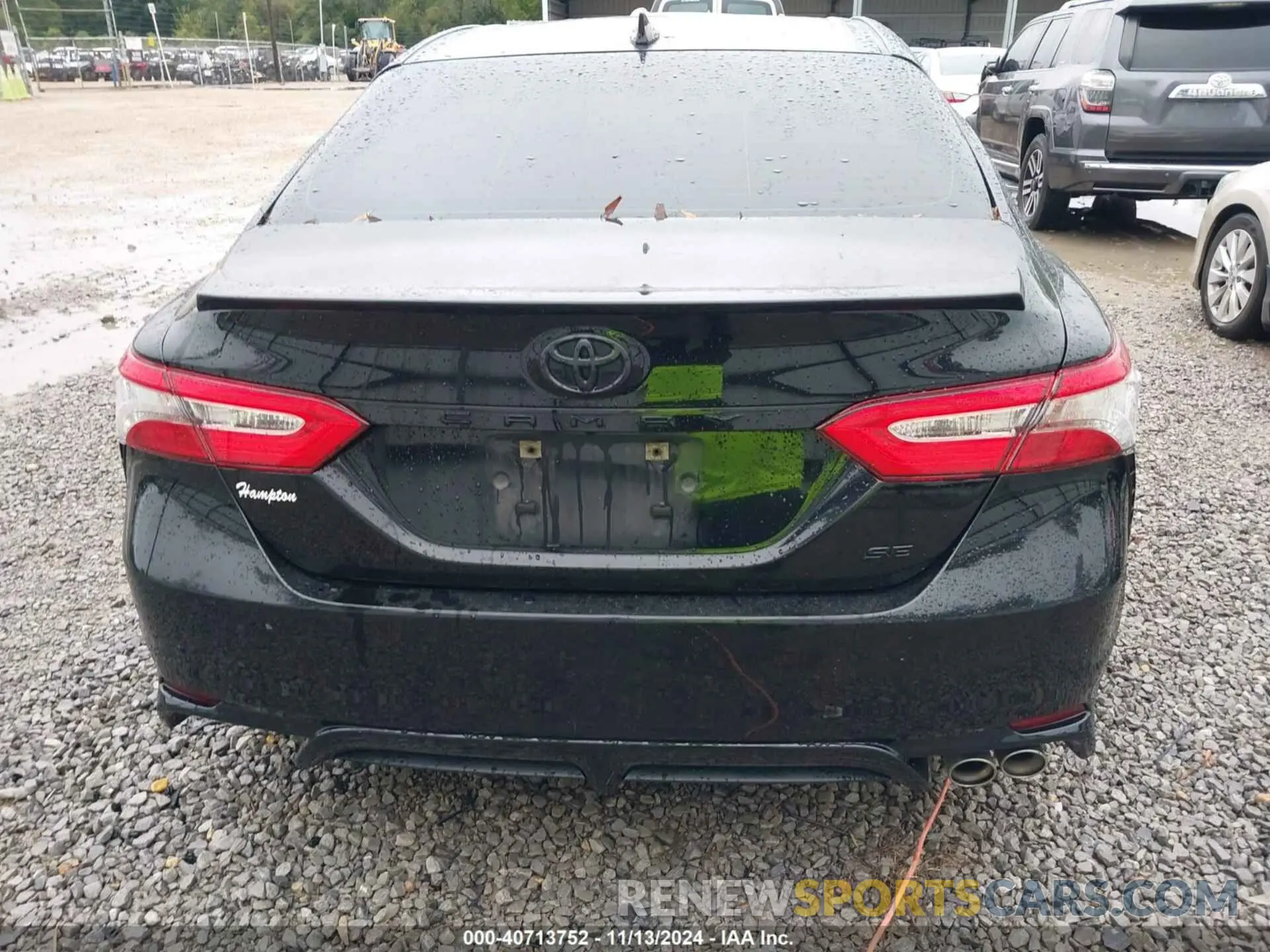 17 Photograph of a damaged car 4T1B11HK9KU250068 TOYOTA CAMRY 2019