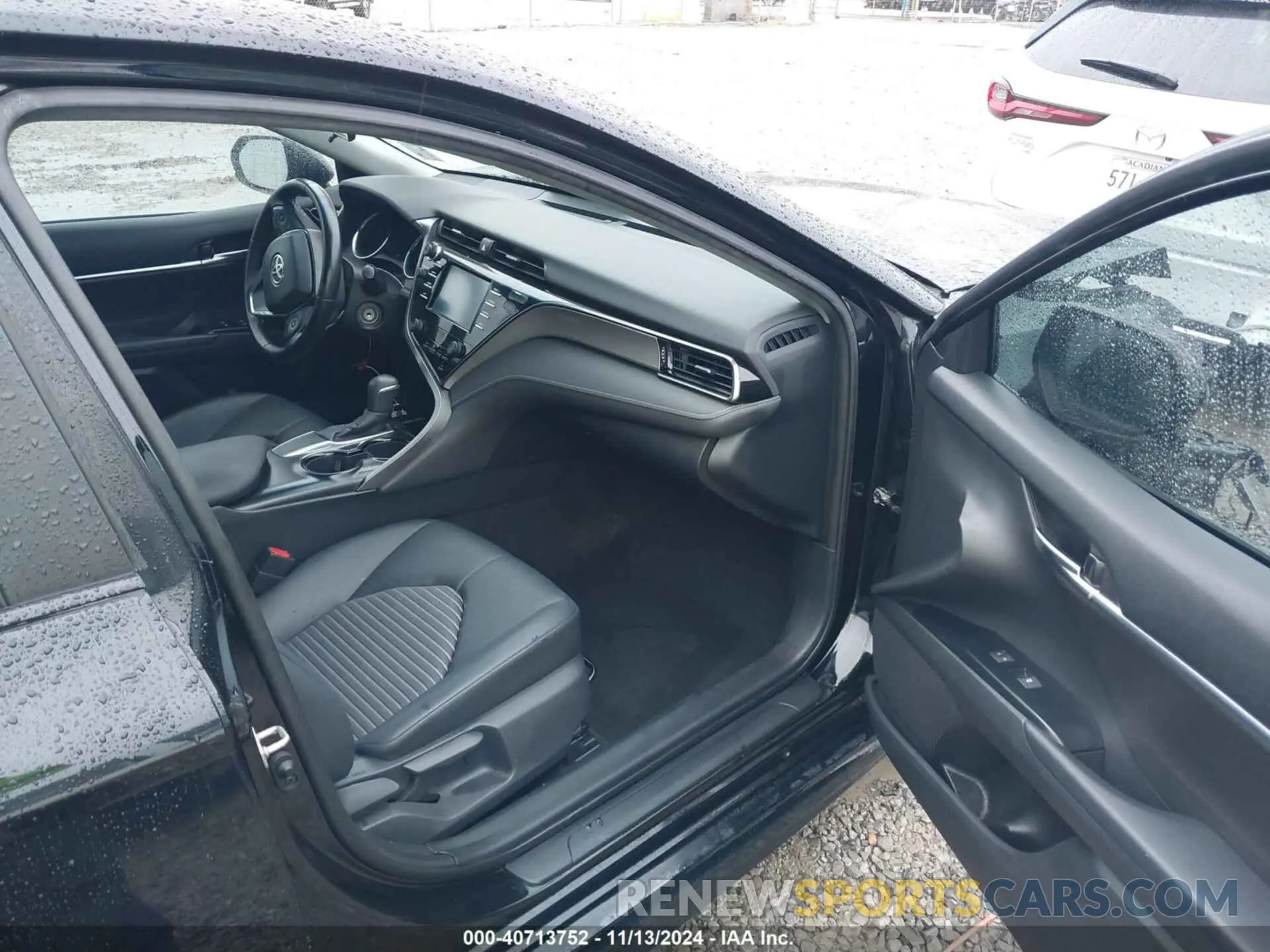 5 Photograph of a damaged car 4T1B11HK9KU250068 TOYOTA CAMRY 2019