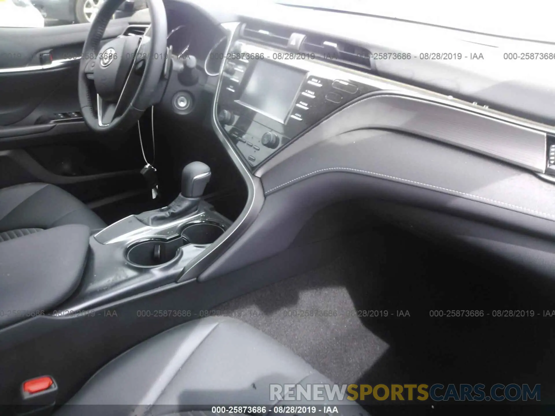5 Photograph of a damaged car 4T1B11HK9KU251088 TOYOTA CAMRY 2019