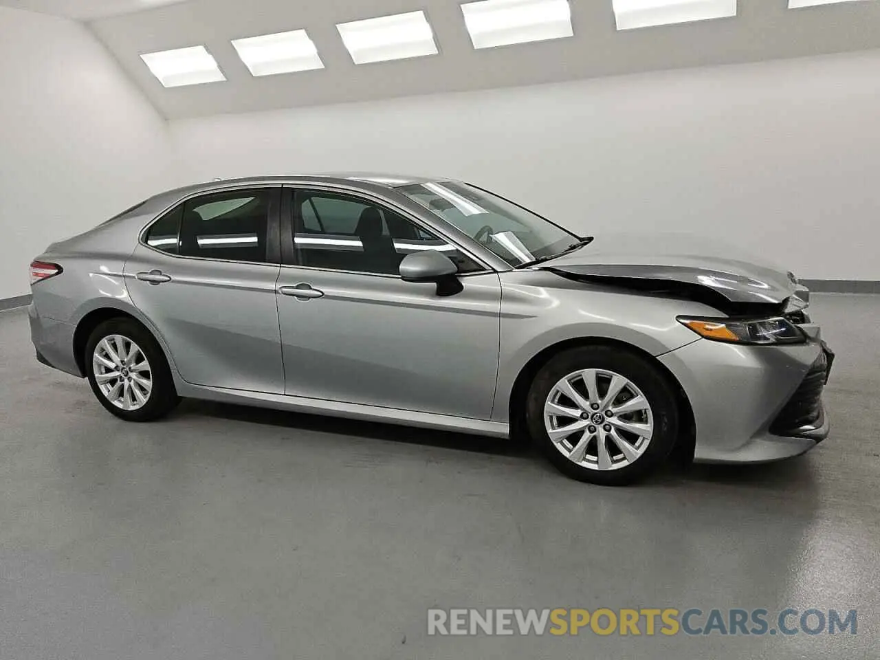 4 Photograph of a damaged car 4T1B11HK9KU258655 TOYOTA CAMRY 2019