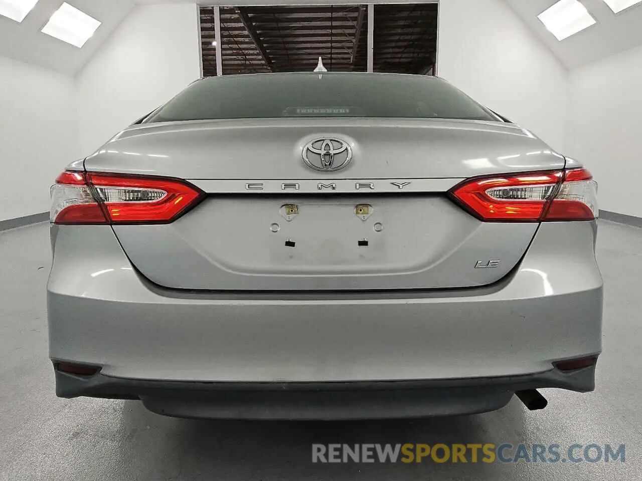 6 Photograph of a damaged car 4T1B11HK9KU258655 TOYOTA CAMRY 2019