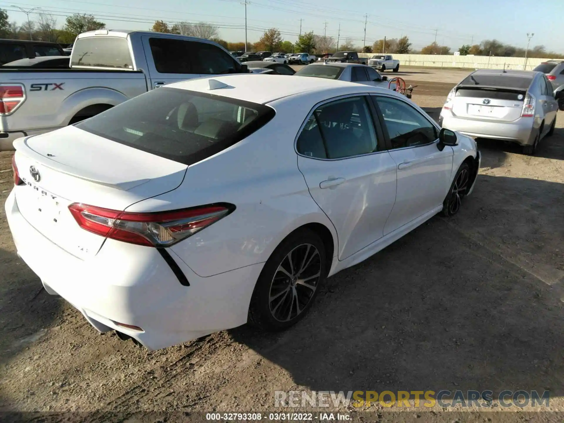 4 Photograph of a damaged car 4T1B11HK9KU259188 TOYOTA CAMRY 2019