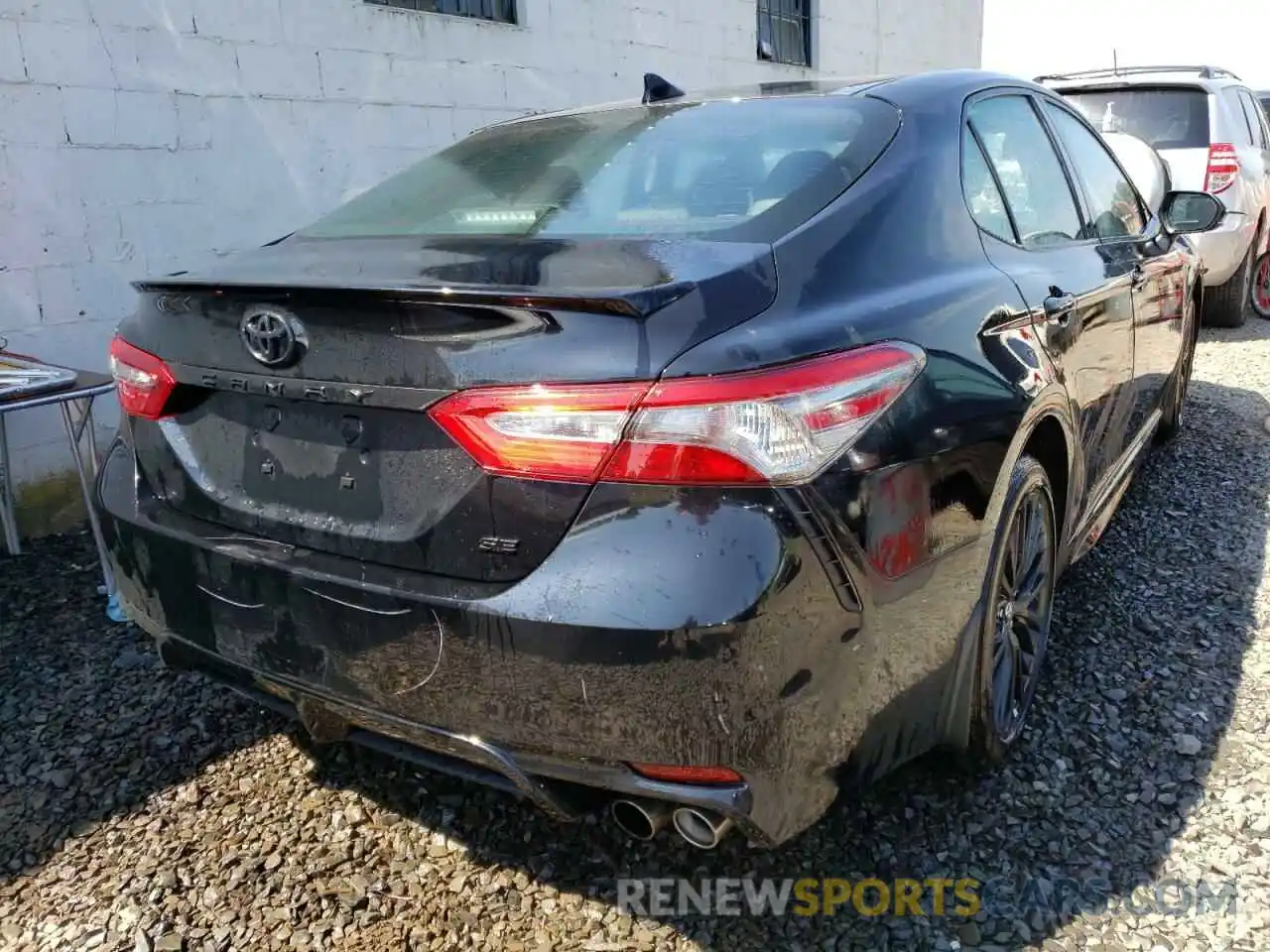 4 Photograph of a damaged car 4T1B11HK9KU260387 TOYOTA CAMRY 2019