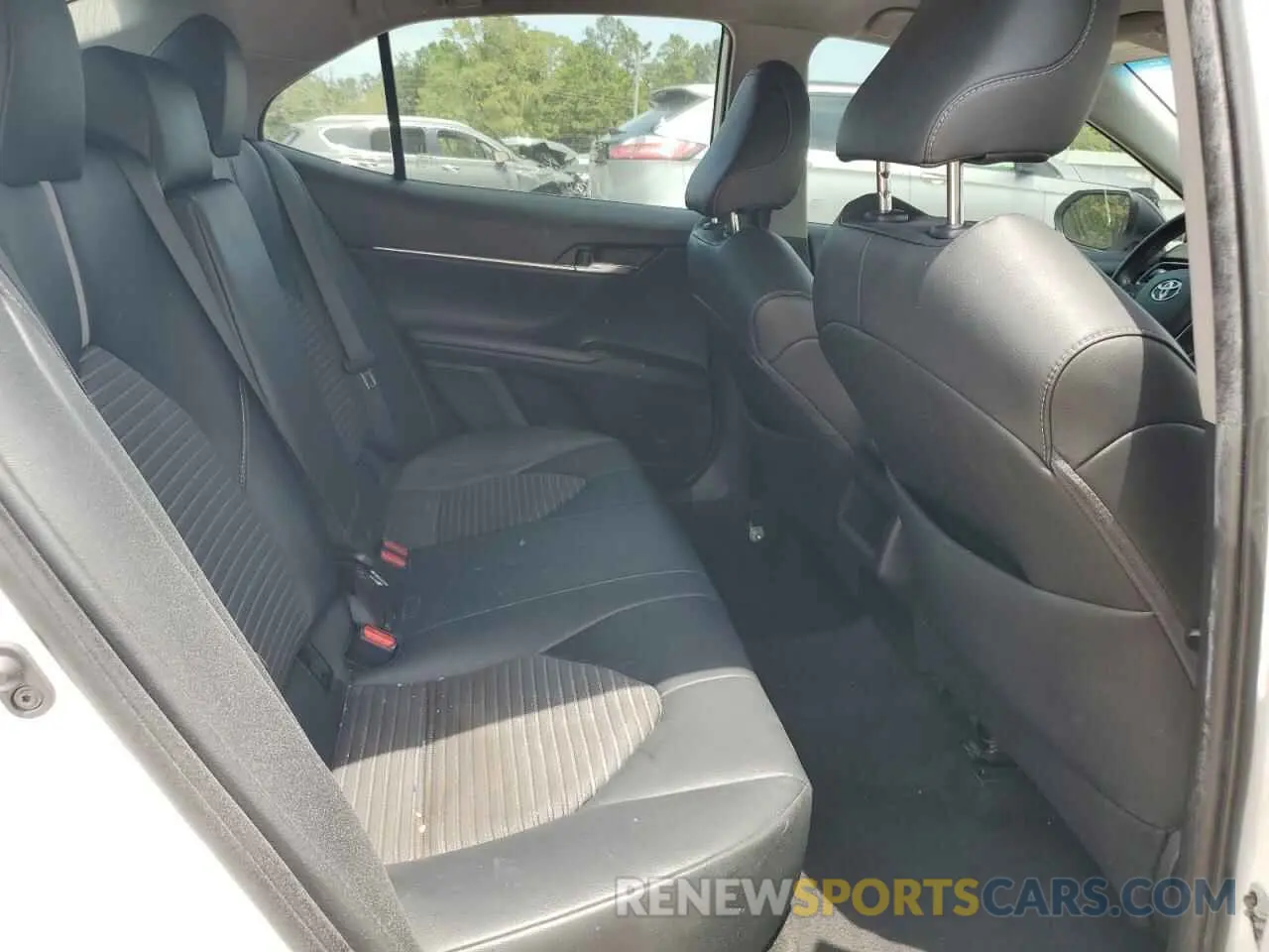 11 Photograph of a damaged car 4T1B11HK9KU269042 TOYOTA CAMRY 2019