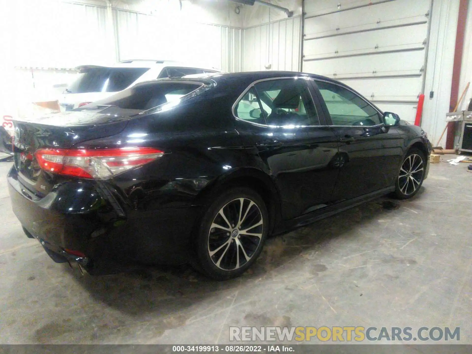 4 Photograph of a damaged car 4T1B11HK9KU274368 TOYOTA CAMRY 2019