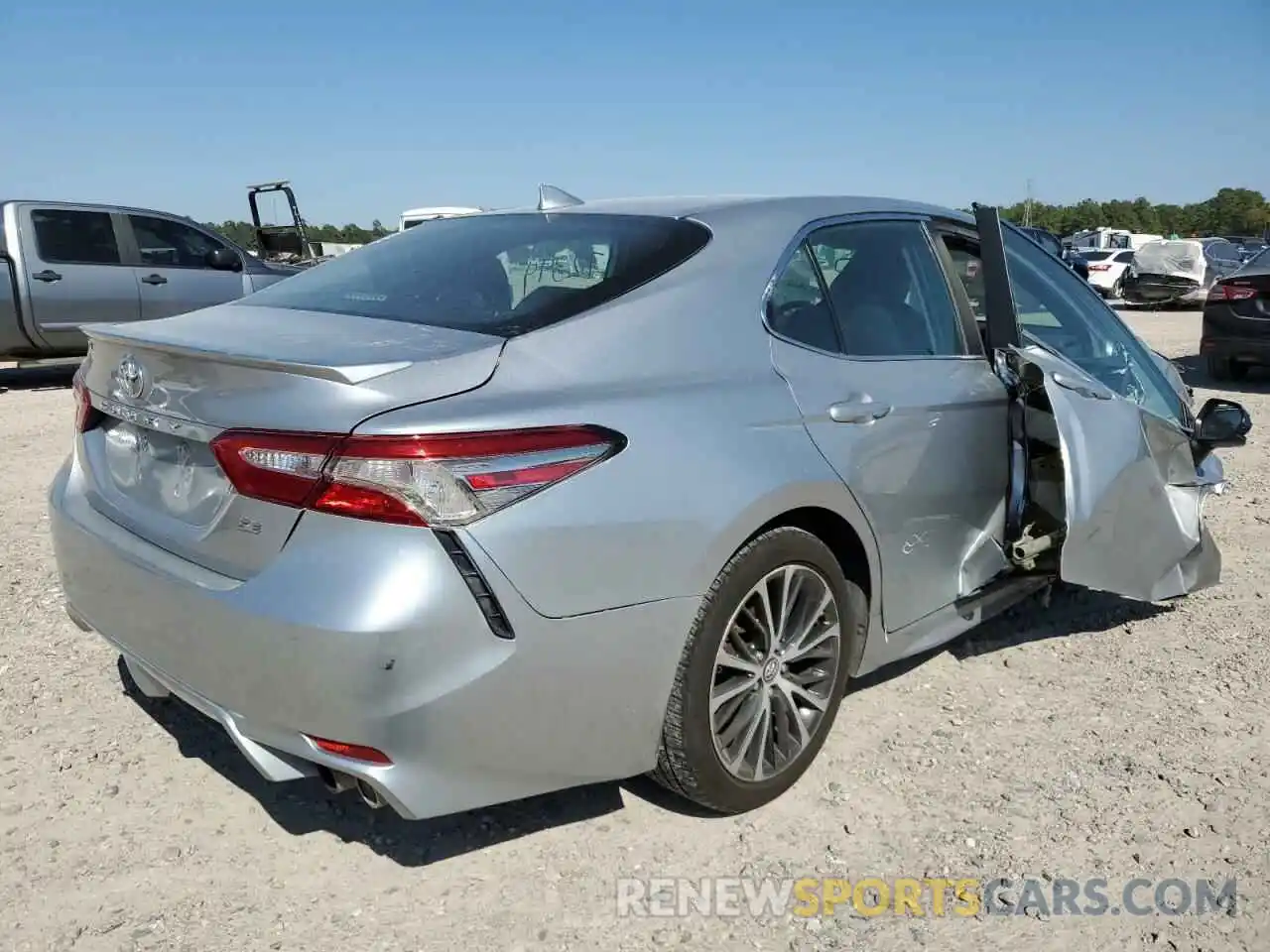 4 Photograph of a damaged car 4T1B11HK9KU278890 TOYOTA CAMRY 2019