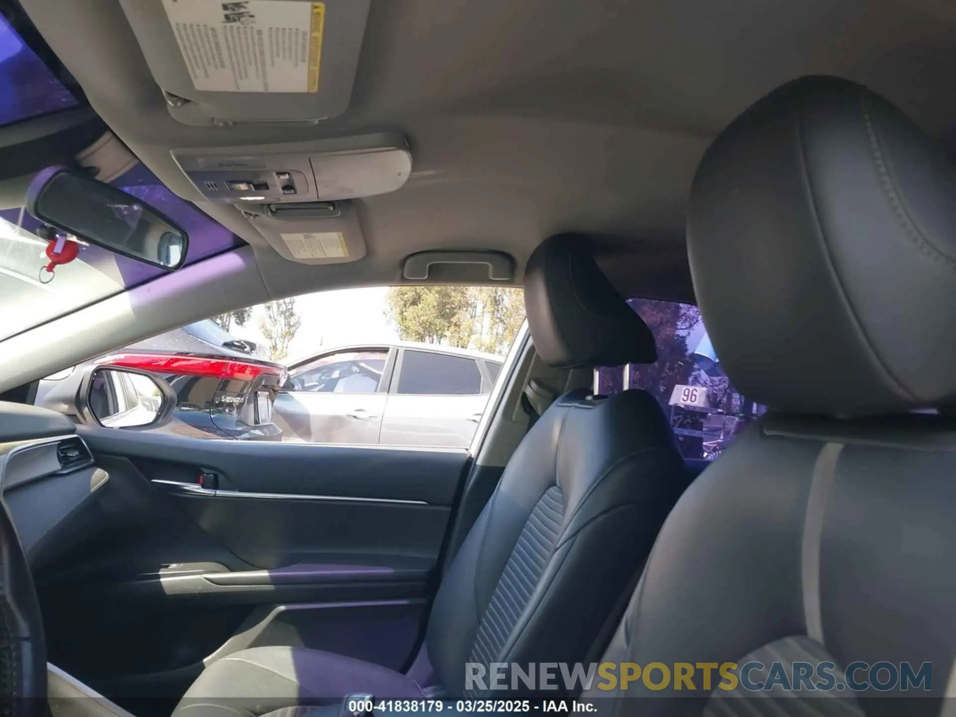 17 Photograph of a damaged car 4T1B11HK9KU281711 TOYOTA CAMRY 2019