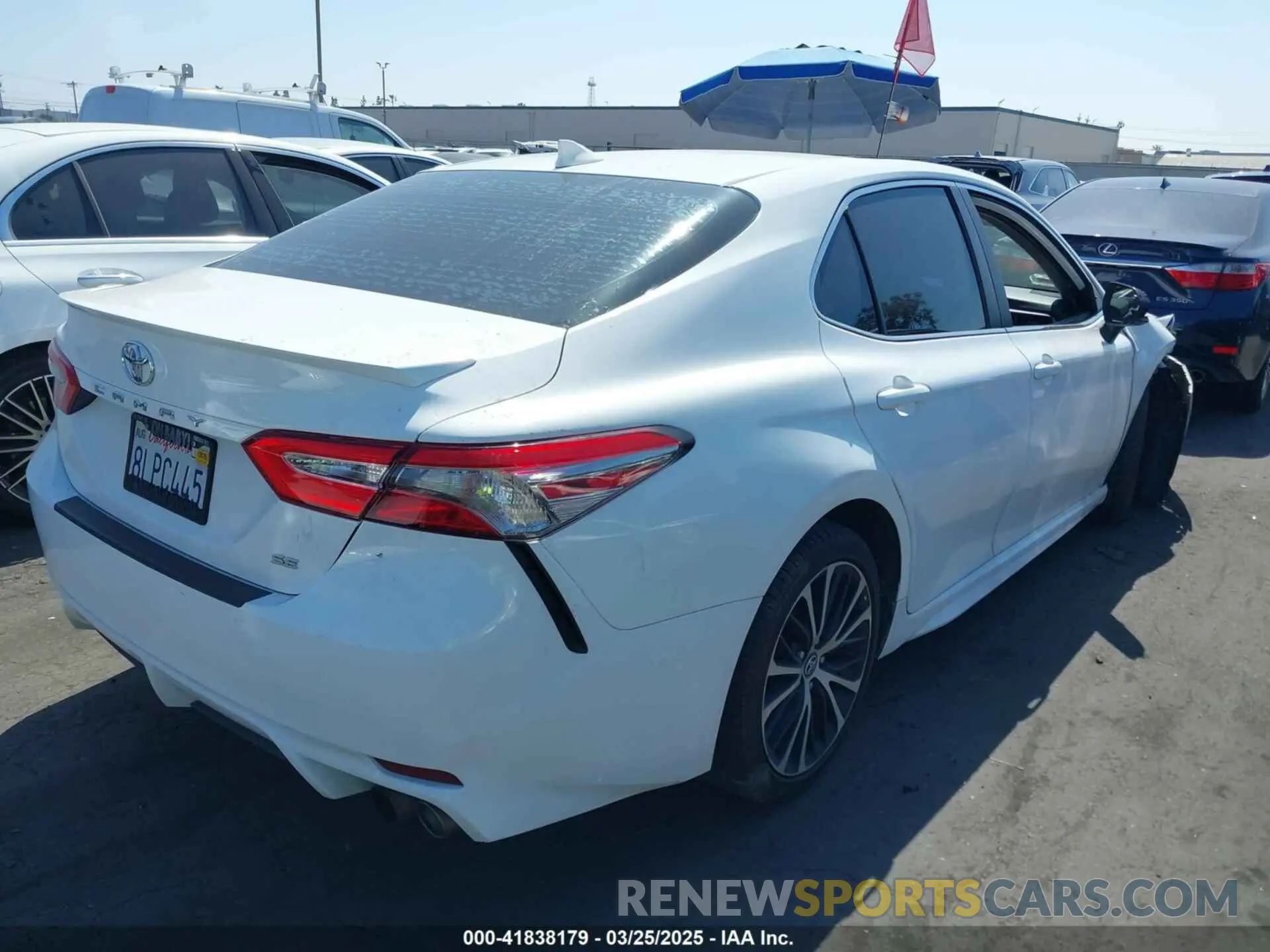 4 Photograph of a damaged car 4T1B11HK9KU281711 TOYOTA CAMRY 2019