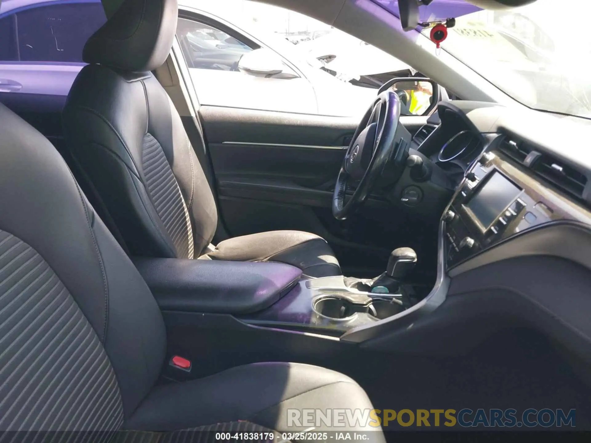5 Photograph of a damaged car 4T1B11HK9KU281711 TOYOTA CAMRY 2019