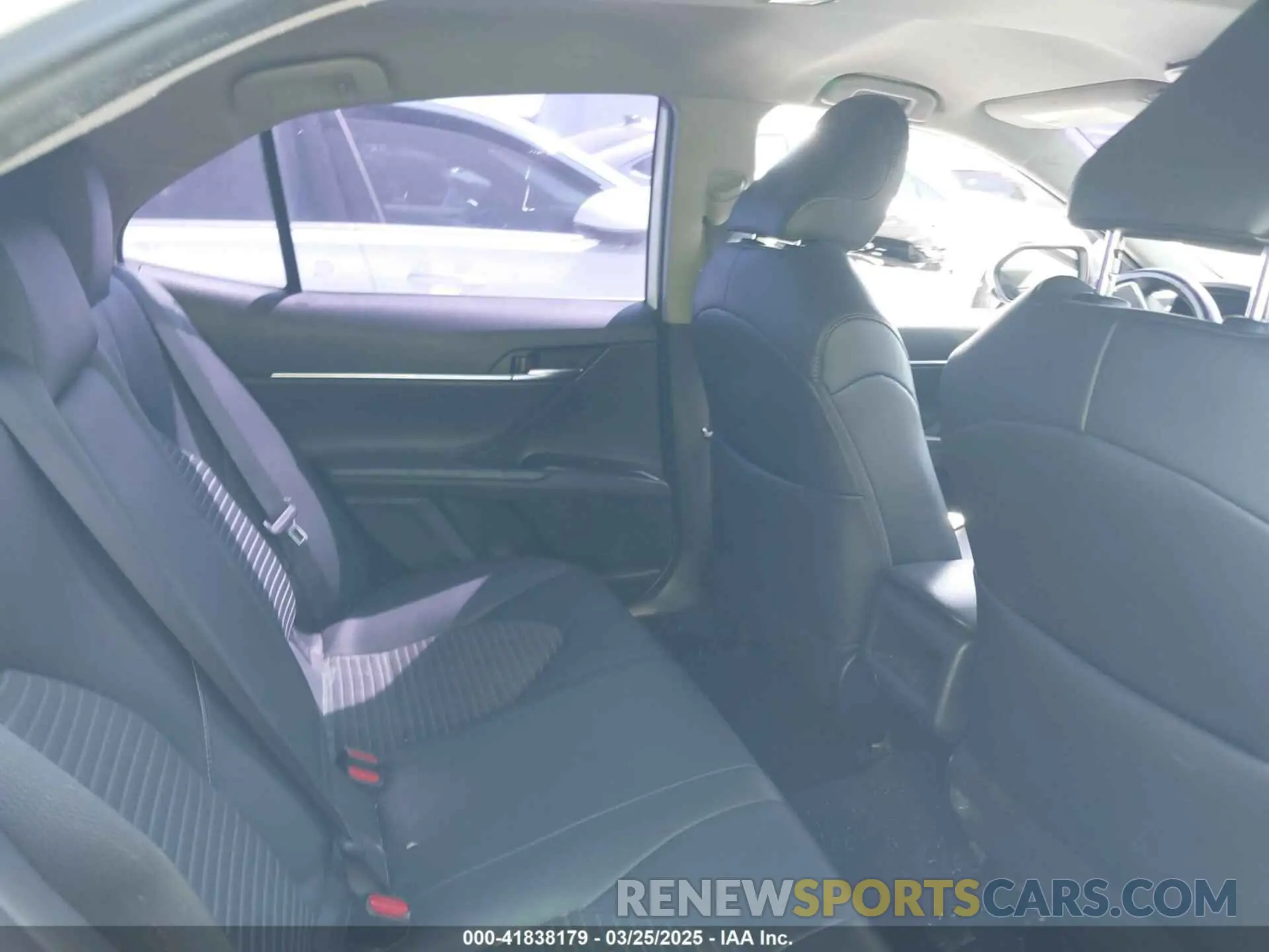 8 Photograph of a damaged car 4T1B11HK9KU281711 TOYOTA CAMRY 2019