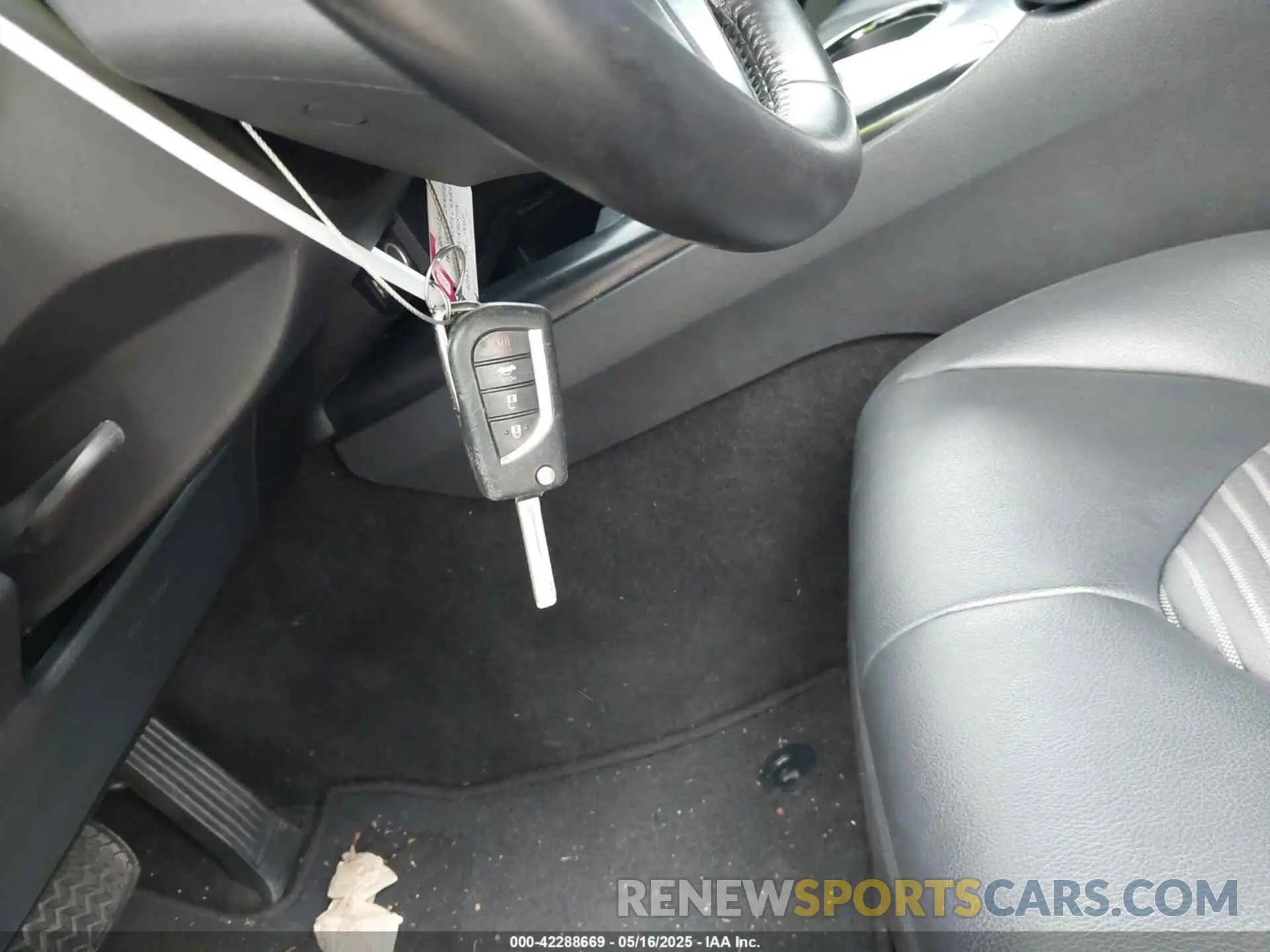 11 Photograph of a damaged car 4T1B11HK9KU283443 TOYOTA CAMRY 2019