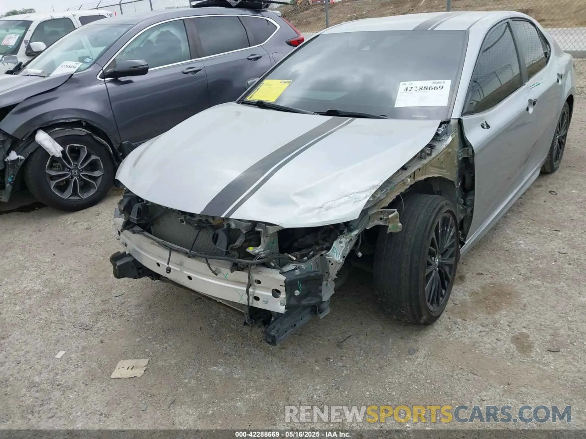 6 Photograph of a damaged car 4T1B11HK9KU283443 TOYOTA CAMRY 2019