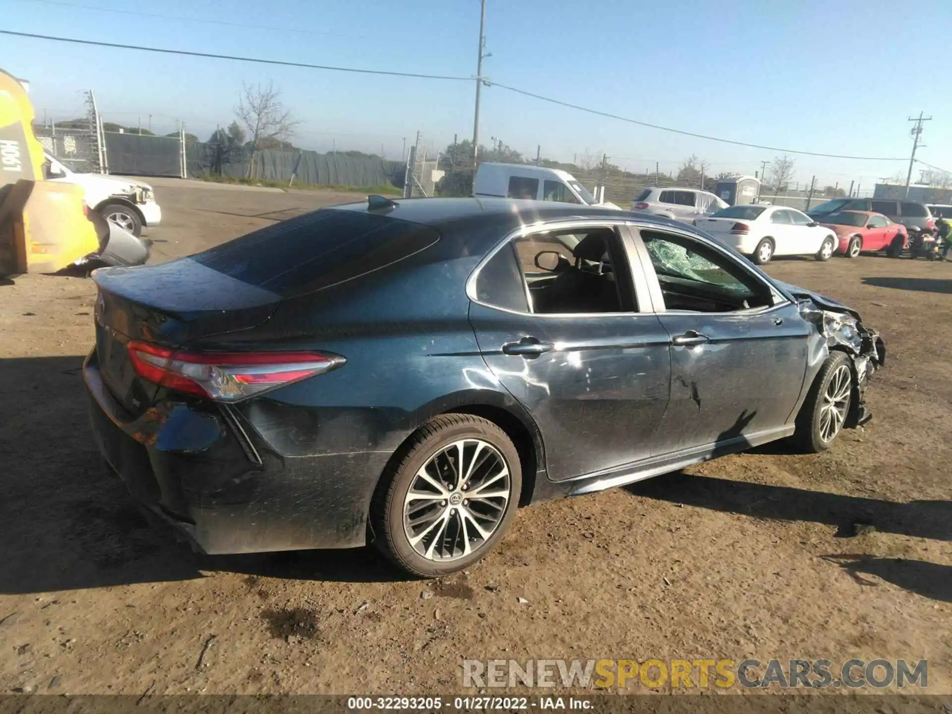 4 Photograph of a damaged car 4T1B11HK9KU300130 TOYOTA CAMRY 2019