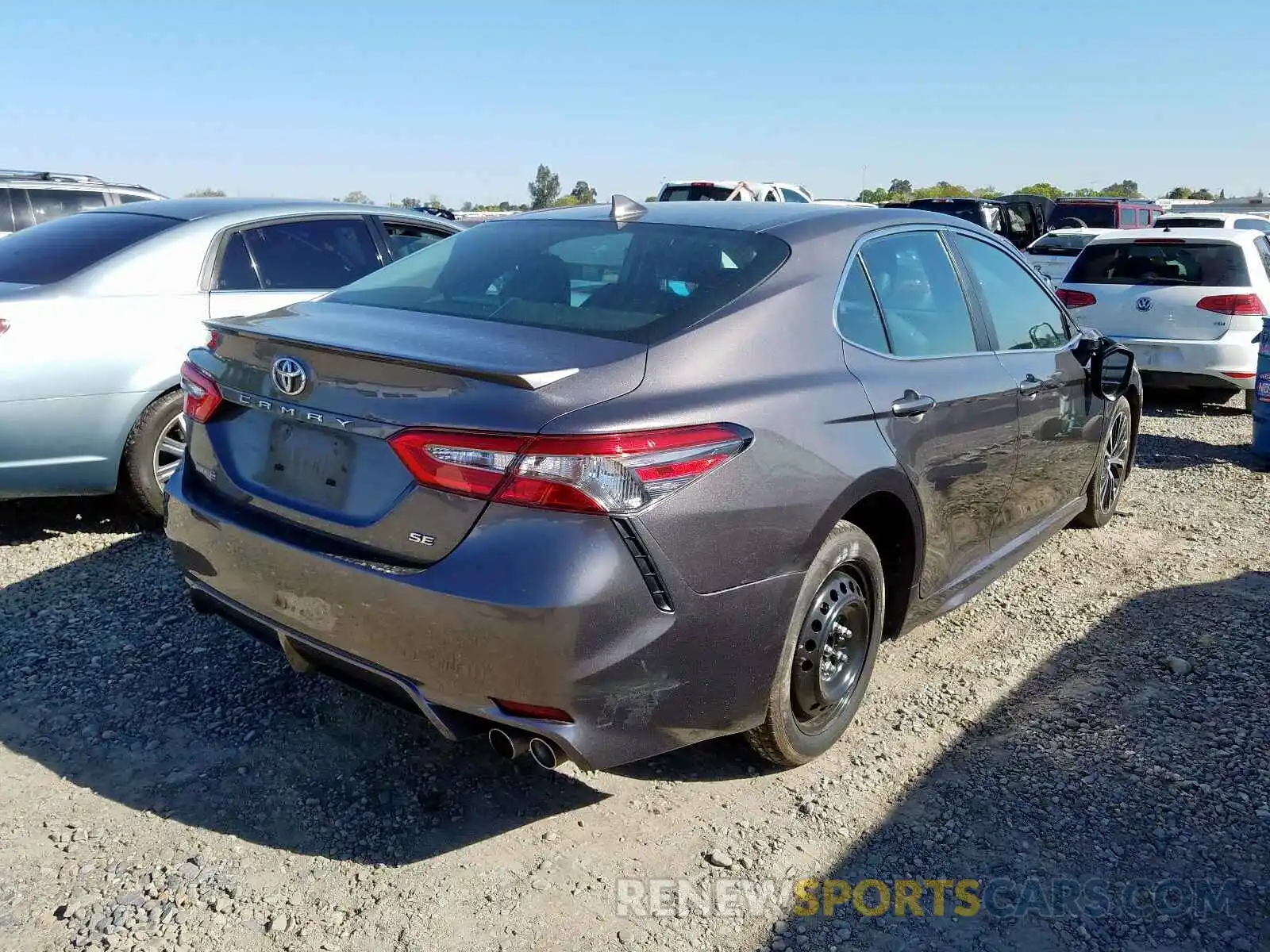 4 Photograph of a damaged car 4T1B11HK9KU682188 TOYOTA CAMRY 2019