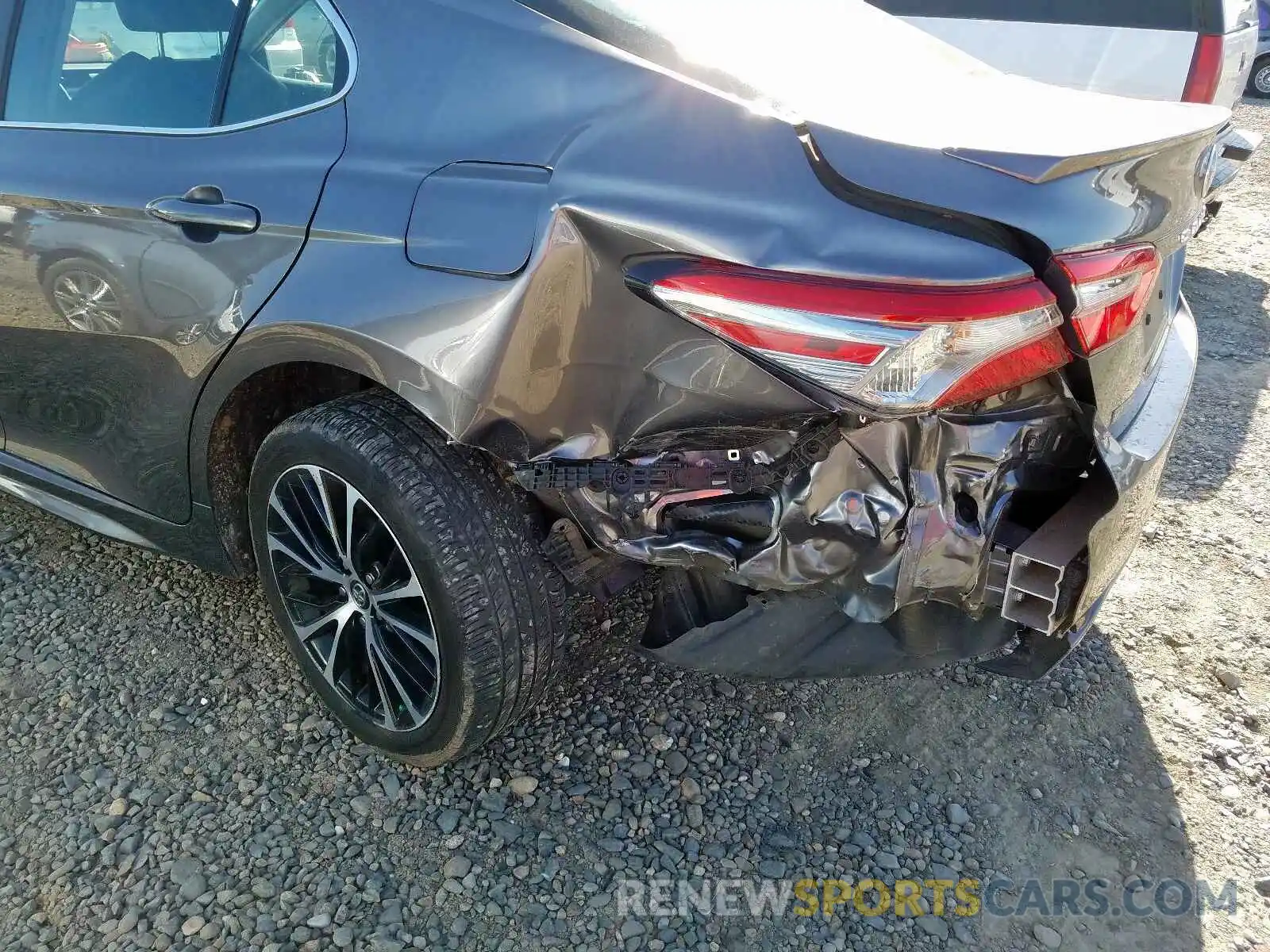 9 Photograph of a damaged car 4T1B11HK9KU682188 TOYOTA CAMRY 2019