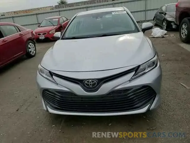 14 Photograph of a damaged car 4T1B11HK9KU684202 TOYOTA CAMRY 2019