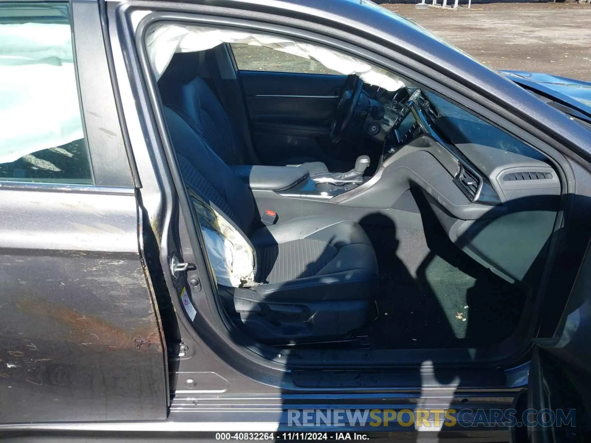 5 Photograph of a damaged car 4T1B11HK9KU691411 TOYOTA CAMRY 2019