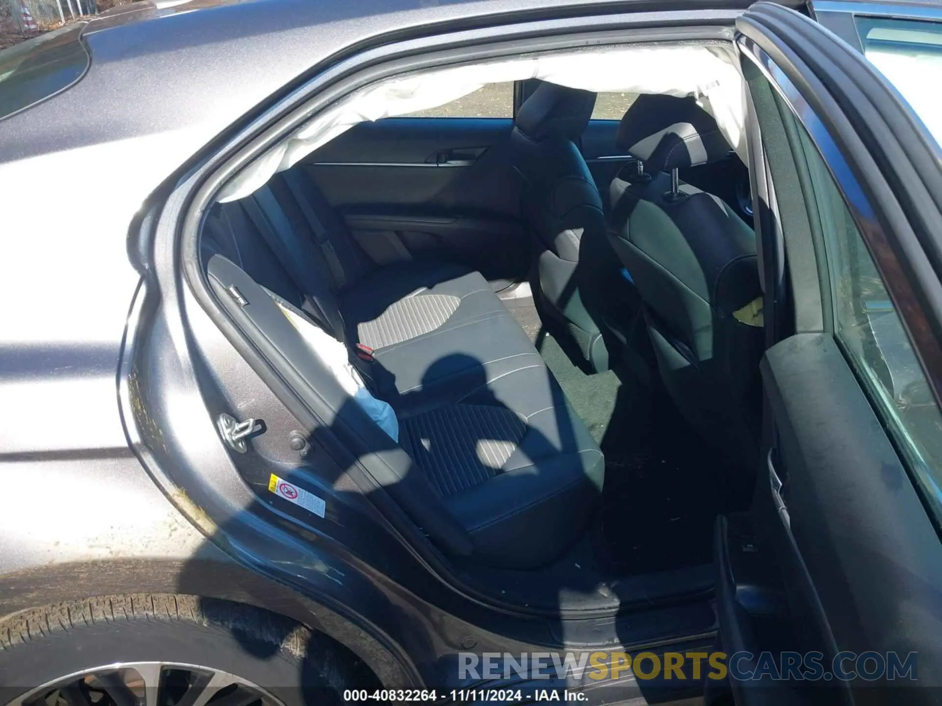 8 Photograph of a damaged car 4T1B11HK9KU691411 TOYOTA CAMRY 2019