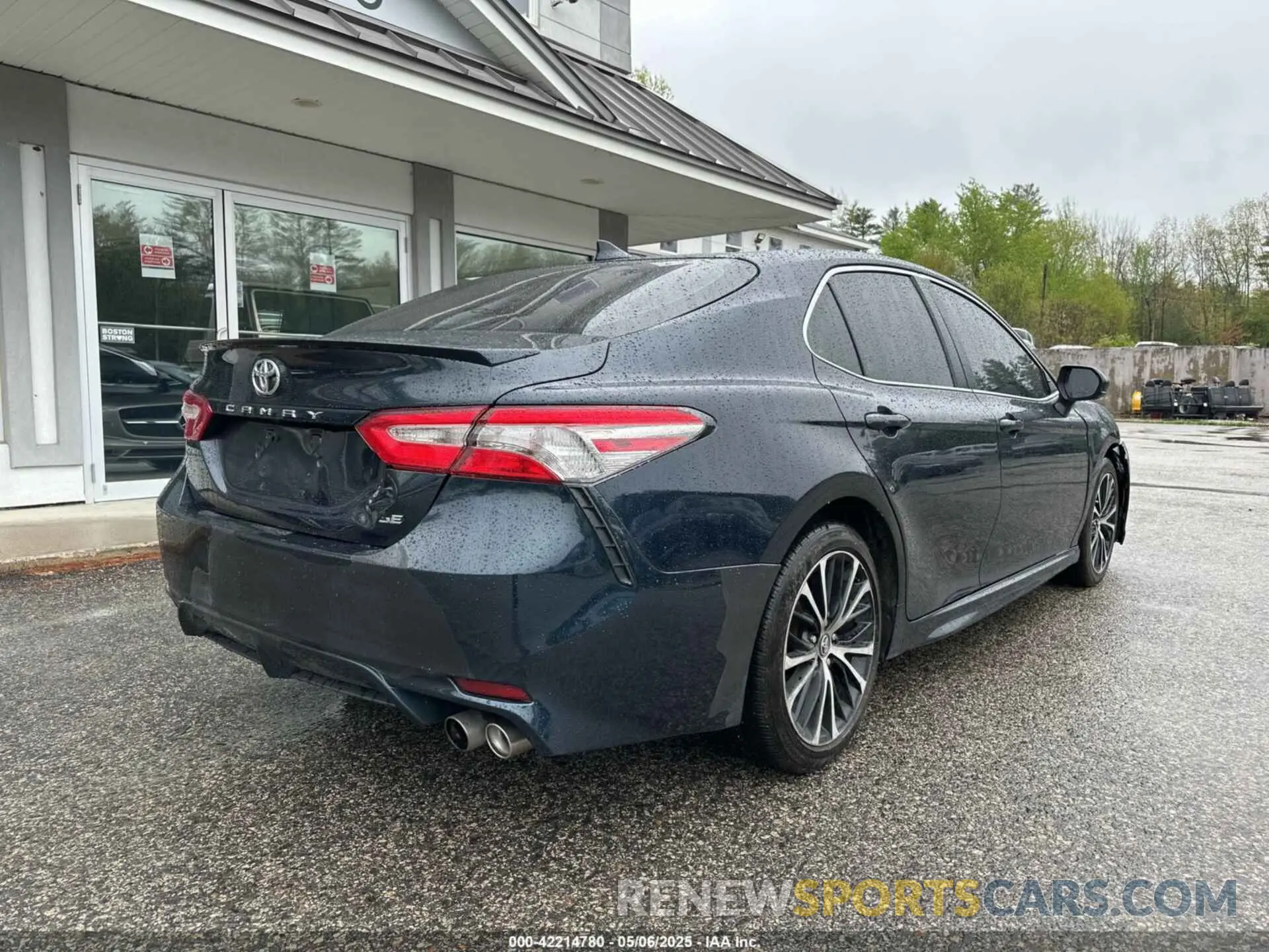 4 Photograph of a damaged car 4T1B11HK9KU691893 TOYOTA CAMRY 2019