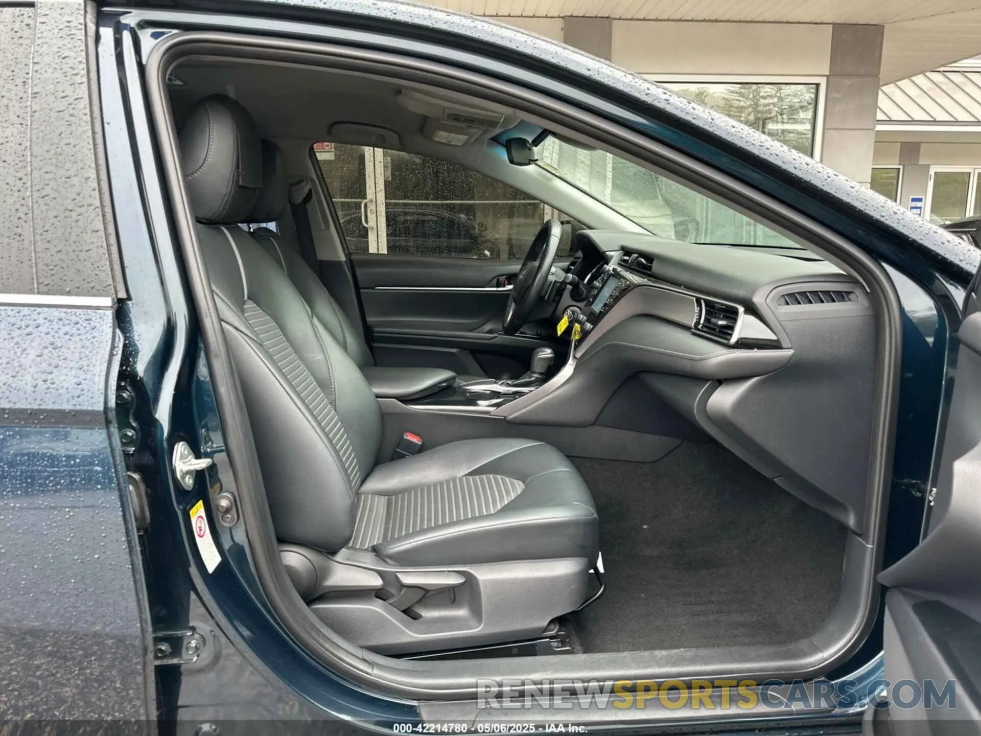 5 Photograph of a damaged car 4T1B11HK9KU691893 TOYOTA CAMRY 2019