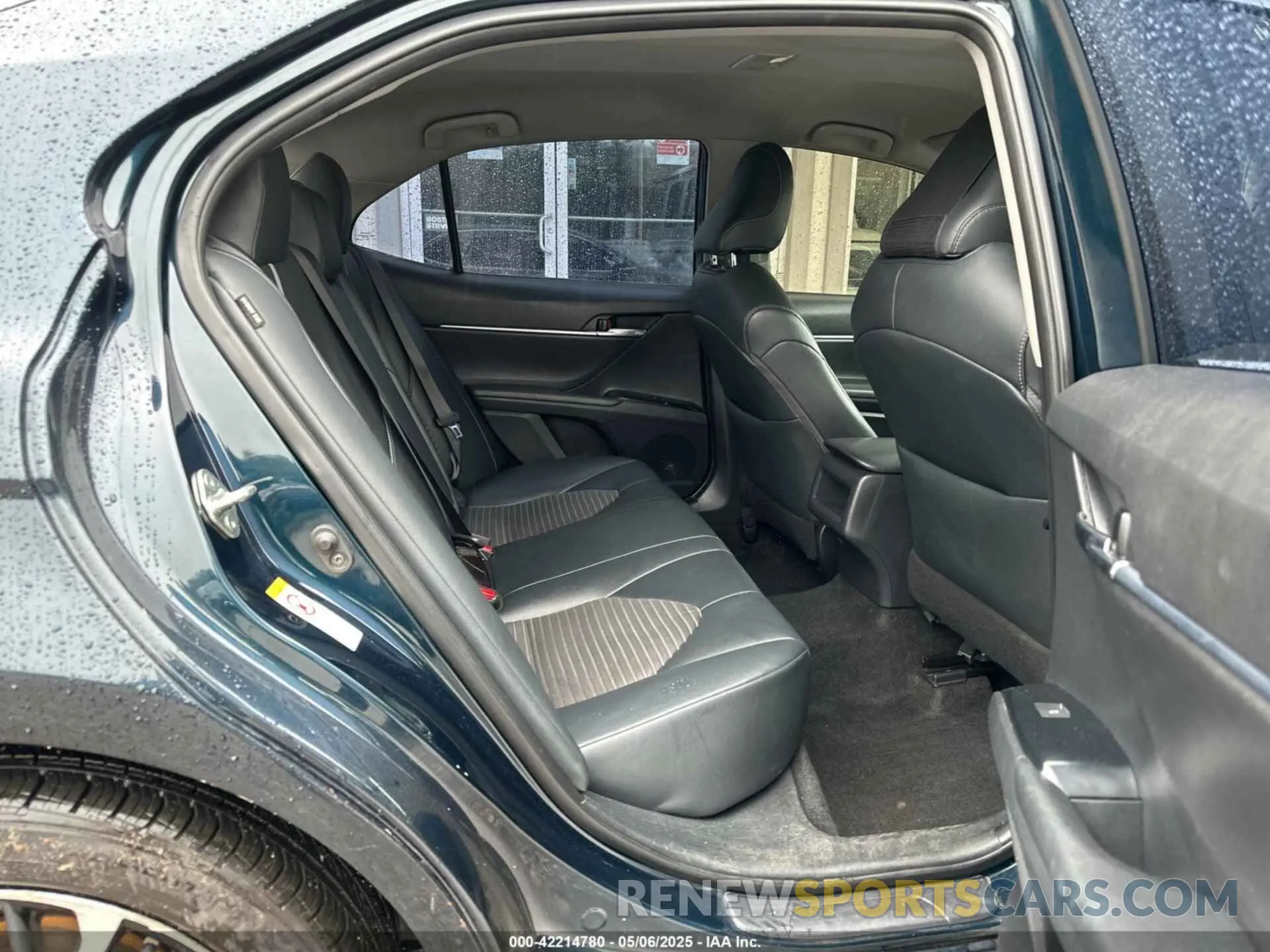 8 Photograph of a damaged car 4T1B11HK9KU691893 TOYOTA CAMRY 2019