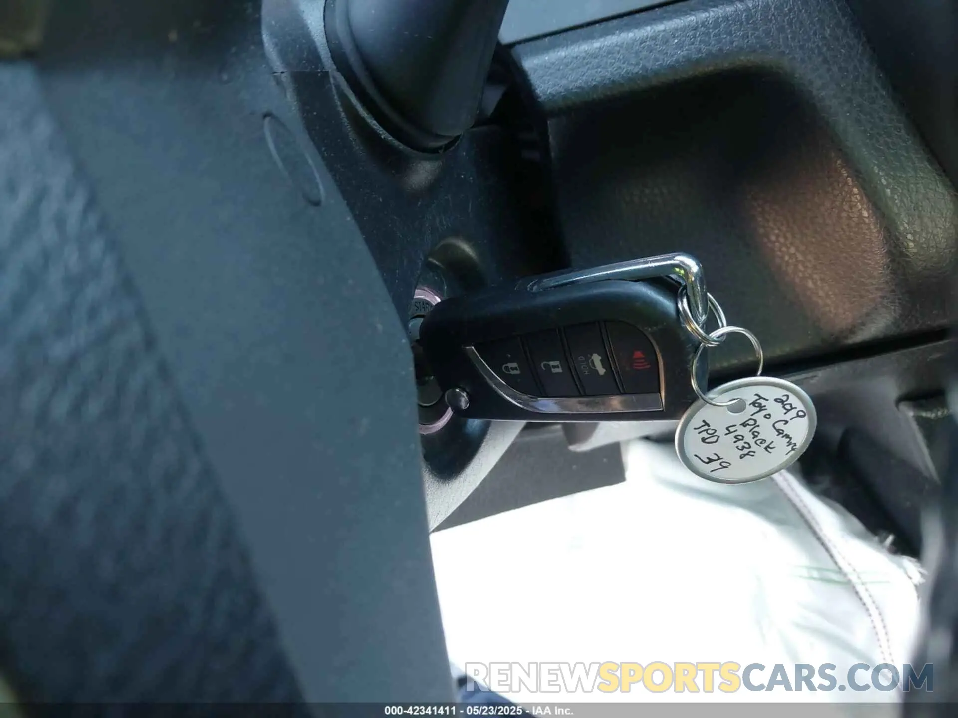 11 Photograph of a damaged car 4T1B11HK9KU694938 TOYOTA CAMRY 2019