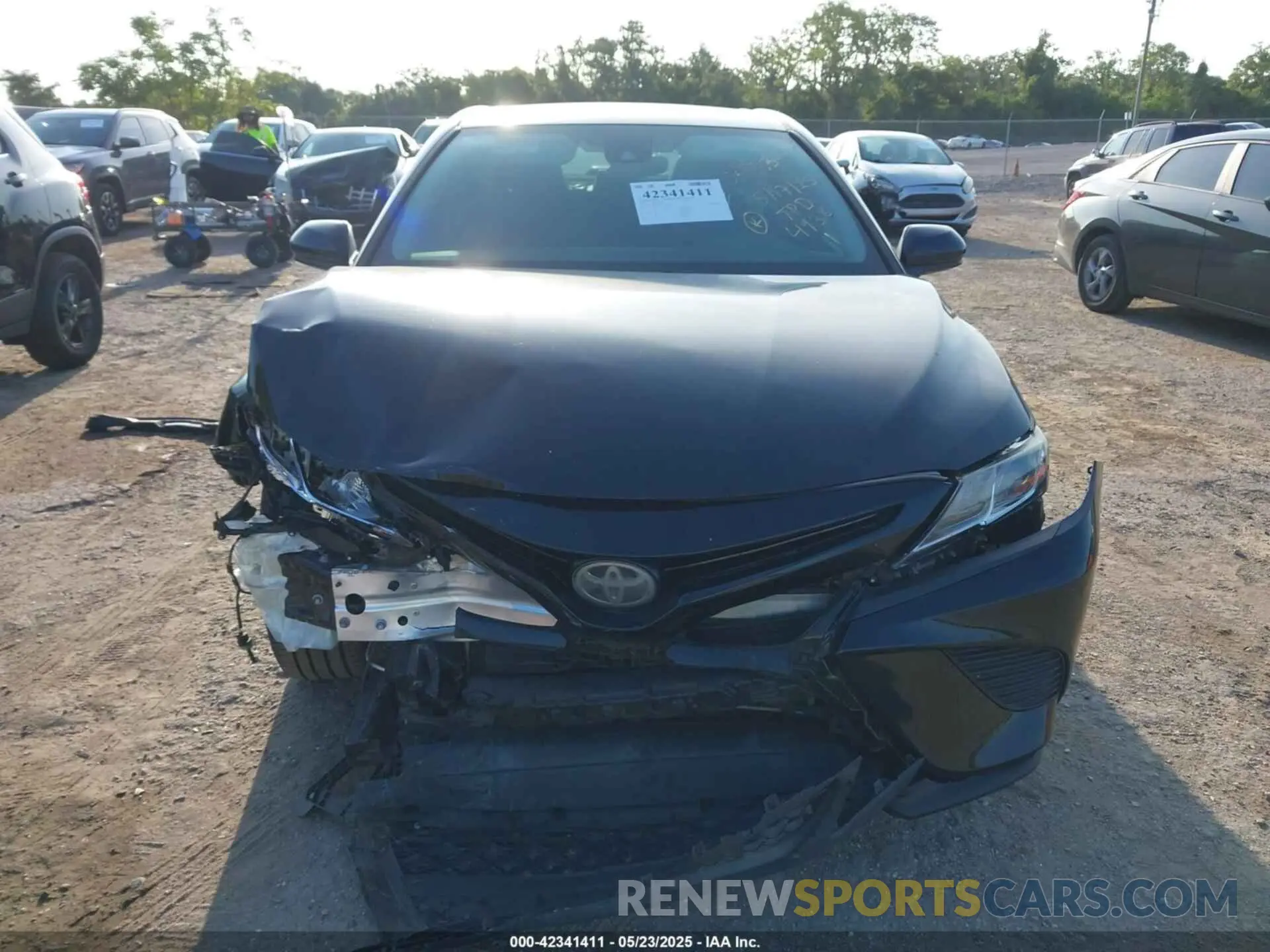 13 Photograph of a damaged car 4T1B11HK9KU694938 TOYOTA CAMRY 2019