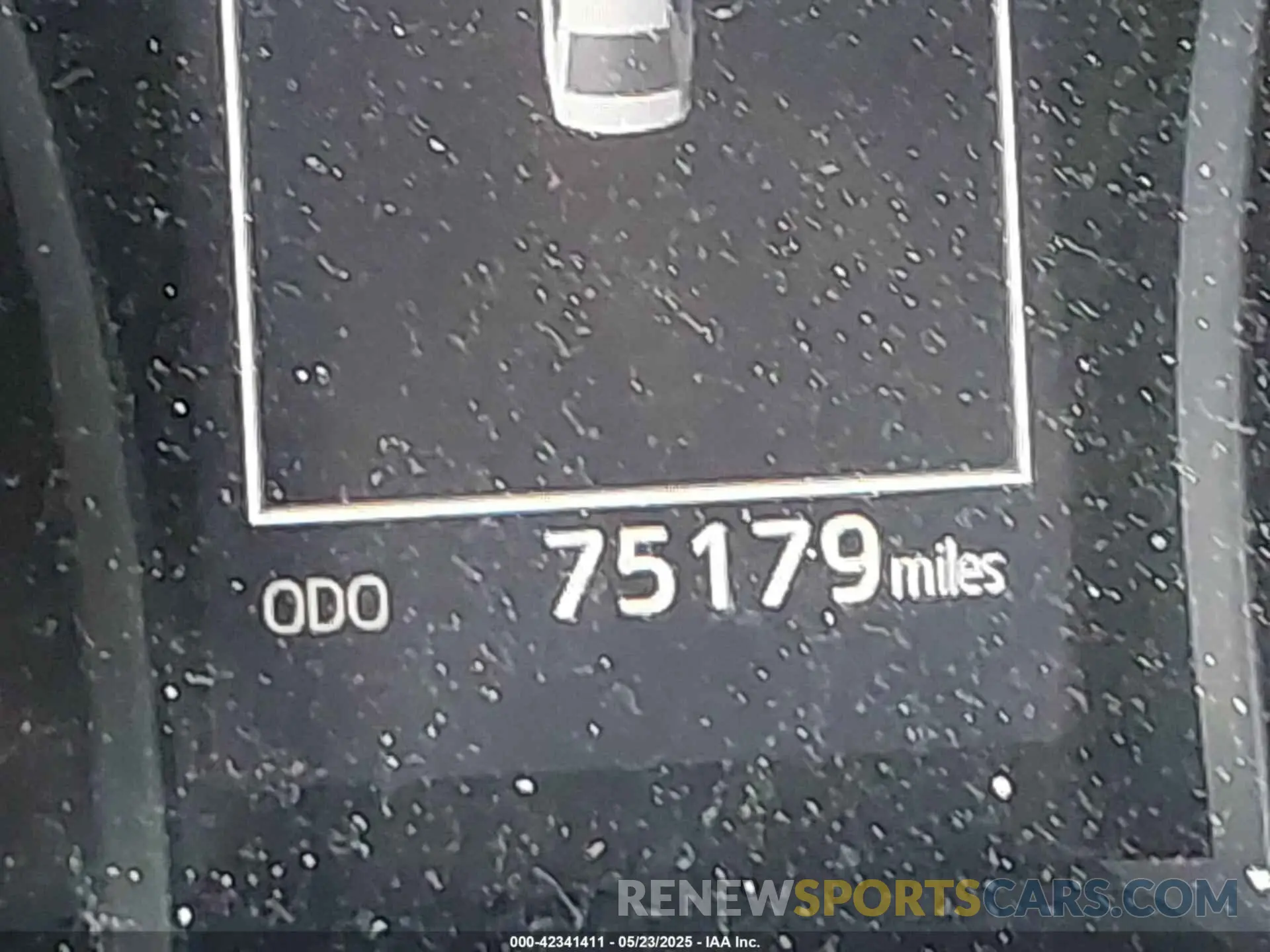 16 Photograph of a damaged car 4T1B11HK9KU694938 TOYOTA CAMRY 2019