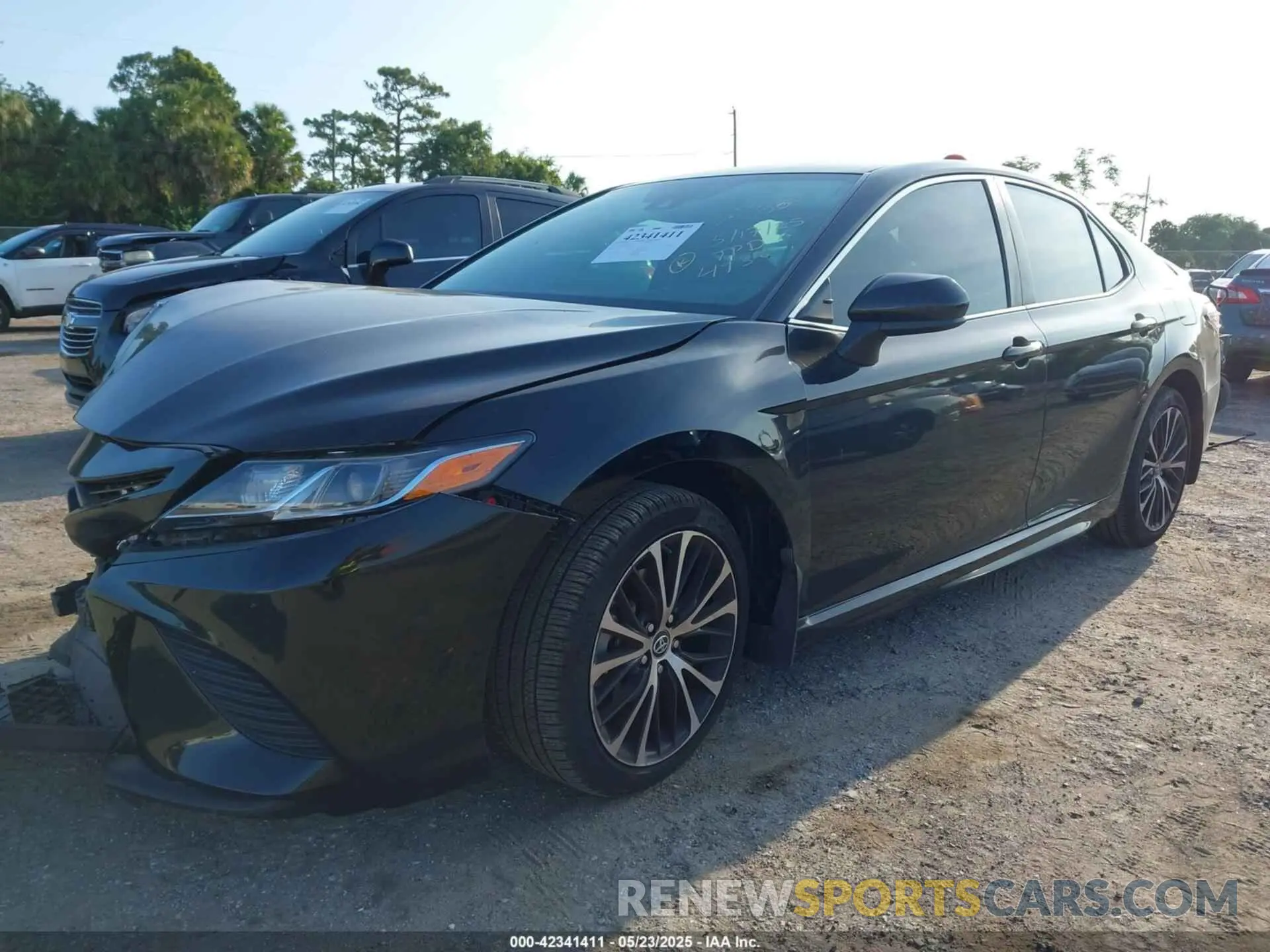 2 Photograph of a damaged car 4T1B11HK9KU694938 TOYOTA CAMRY 2019