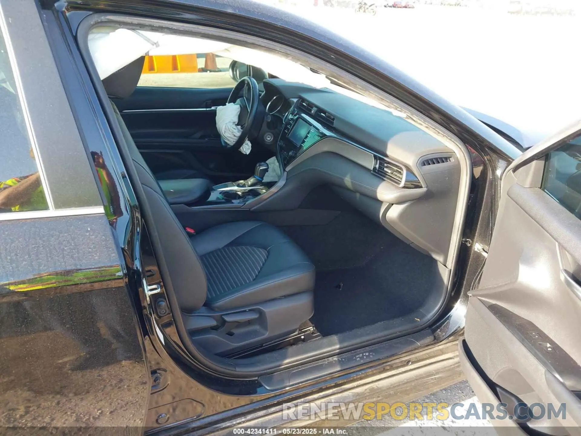5 Photograph of a damaged car 4T1B11HK9KU694938 TOYOTA CAMRY 2019