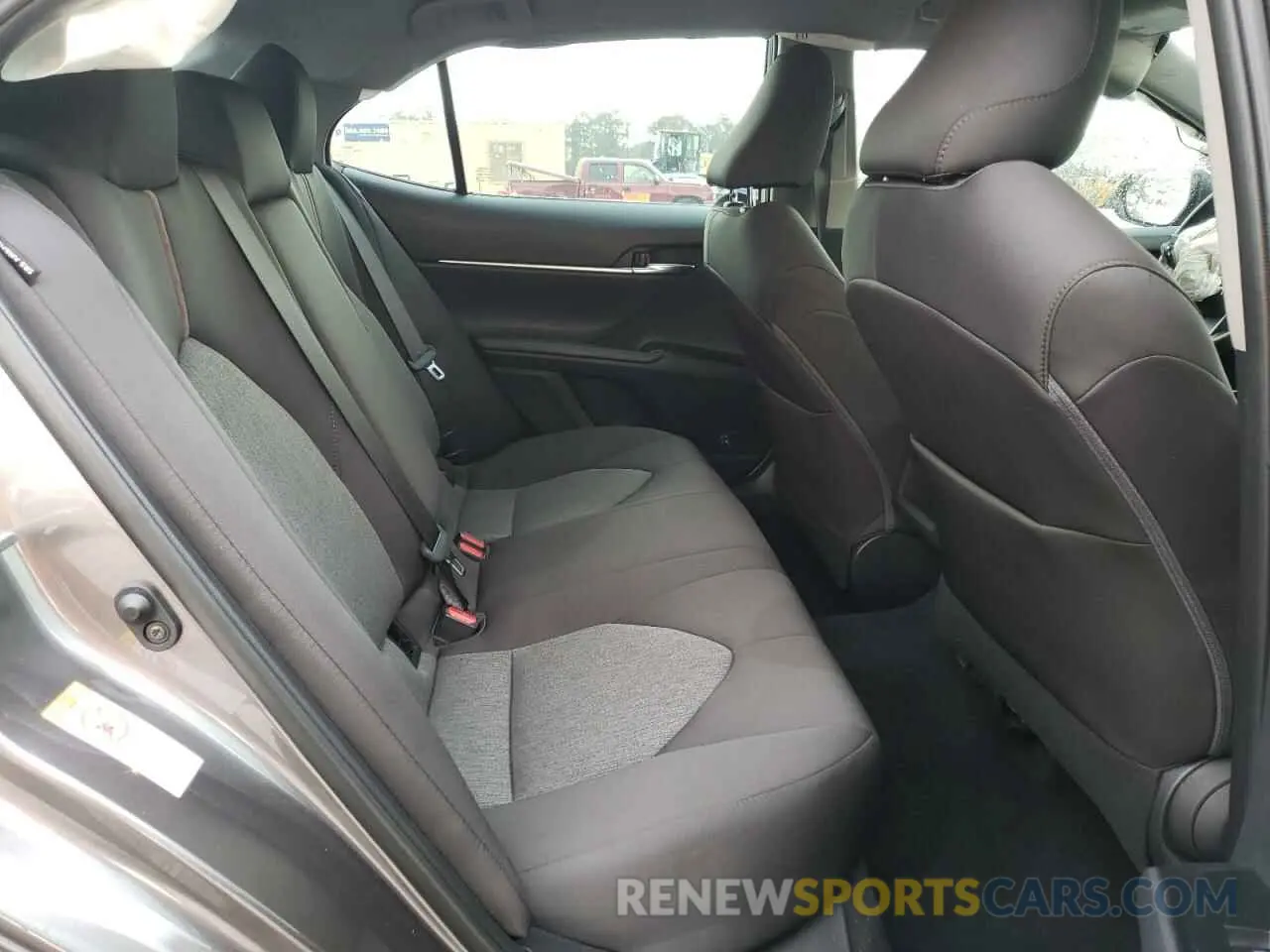 10 Photograph of a damaged car 4T1B11HK9KU695233 TOYOTA CAMRY 2019
