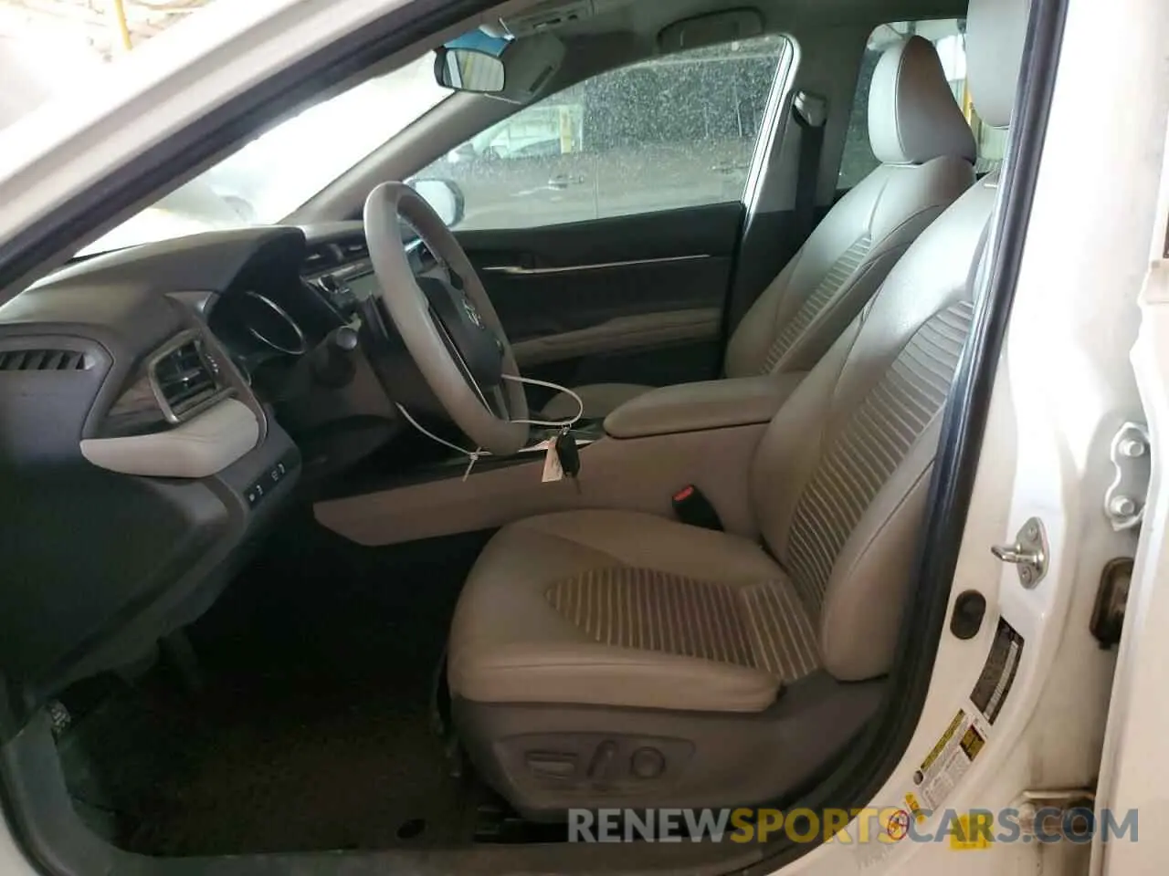 7 Photograph of a damaged car 4T1B11HK9KU695958 TOYOTA CAMRY 2019