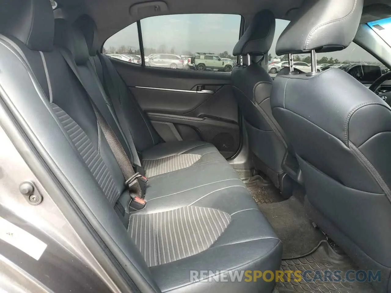 10 Photograph of a damaged car 4T1B11HK9KU696348 TOYOTA CAMRY 2019