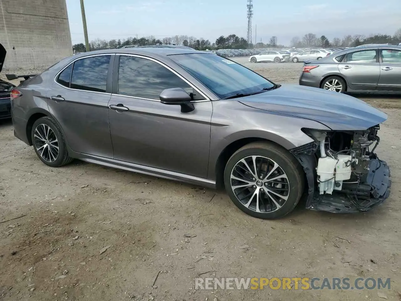 4 Photograph of a damaged car 4T1B11HK9KU696348 TOYOTA CAMRY 2019