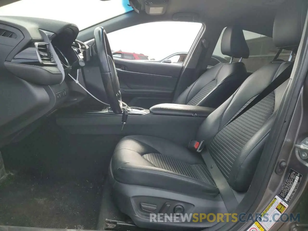 7 Photograph of a damaged car 4T1B11HK9KU696348 TOYOTA CAMRY 2019