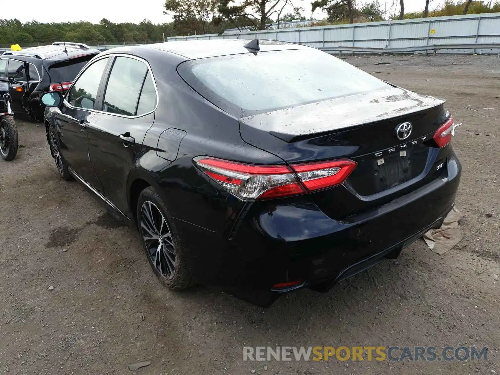 3 Photograph of a damaged car 4T1B11HK9KU698682 TOYOTA CAMRY 2019