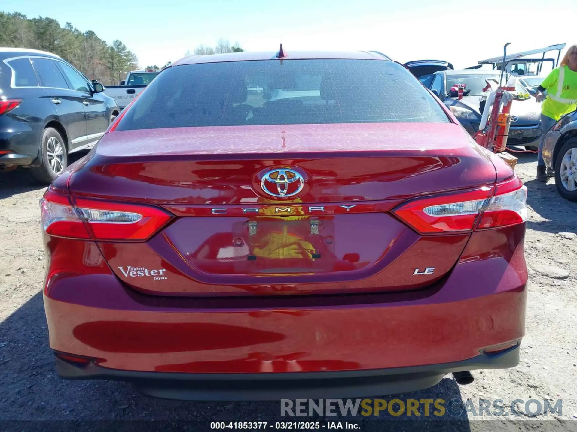 16 Photograph of a damaged car 4T1B11HK9KU708126 TOYOTA CAMRY 2019