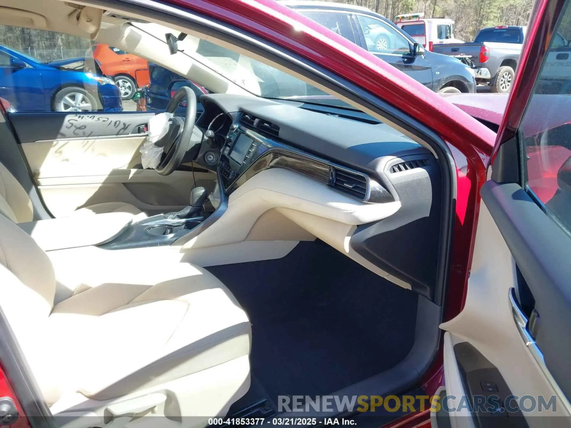 5 Photograph of a damaged car 4T1B11HK9KU708126 TOYOTA CAMRY 2019